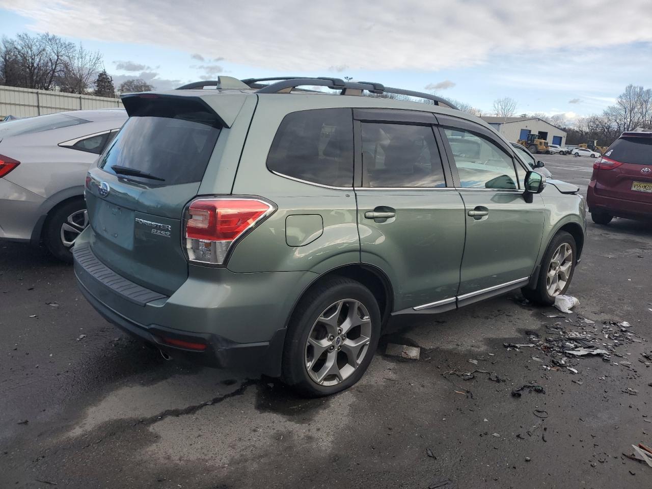 Photo 2 VIN: JF2SJATC5HH407733 - SUBARU FORESTER 