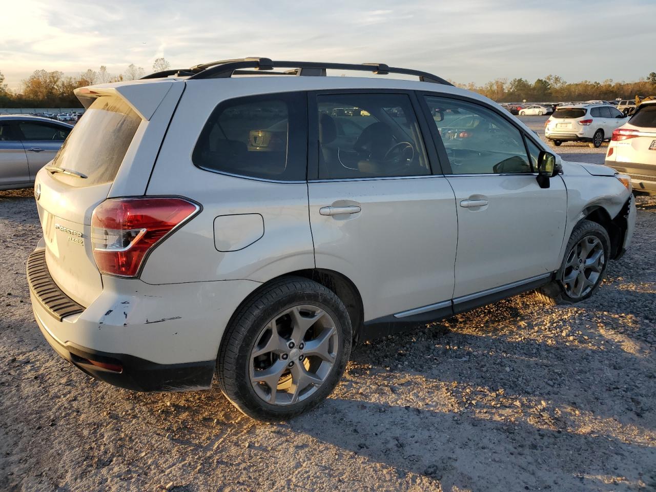 Photo 2 VIN: JF2SJAUC6FH586070 - SUBARU FORESTER 