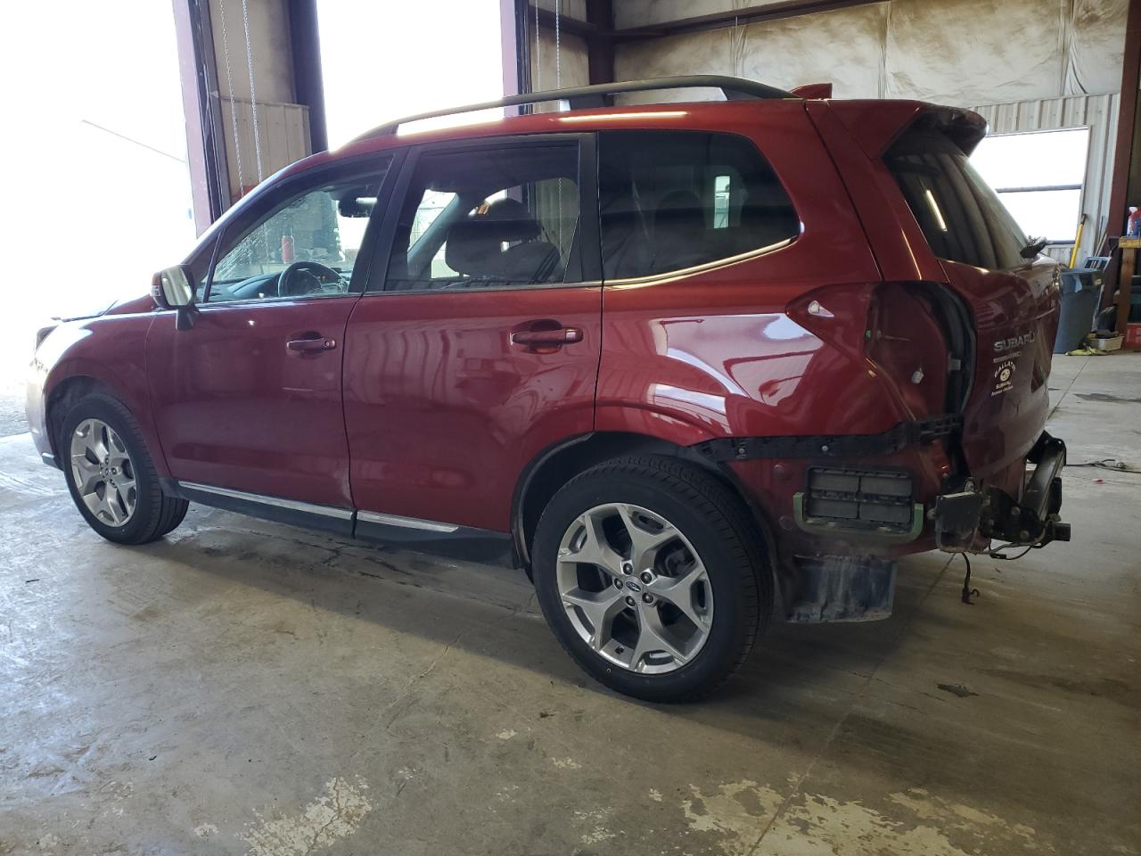 Photo 1 VIN: JF2SJAWC1JH586922 - SUBARU FORESTER 