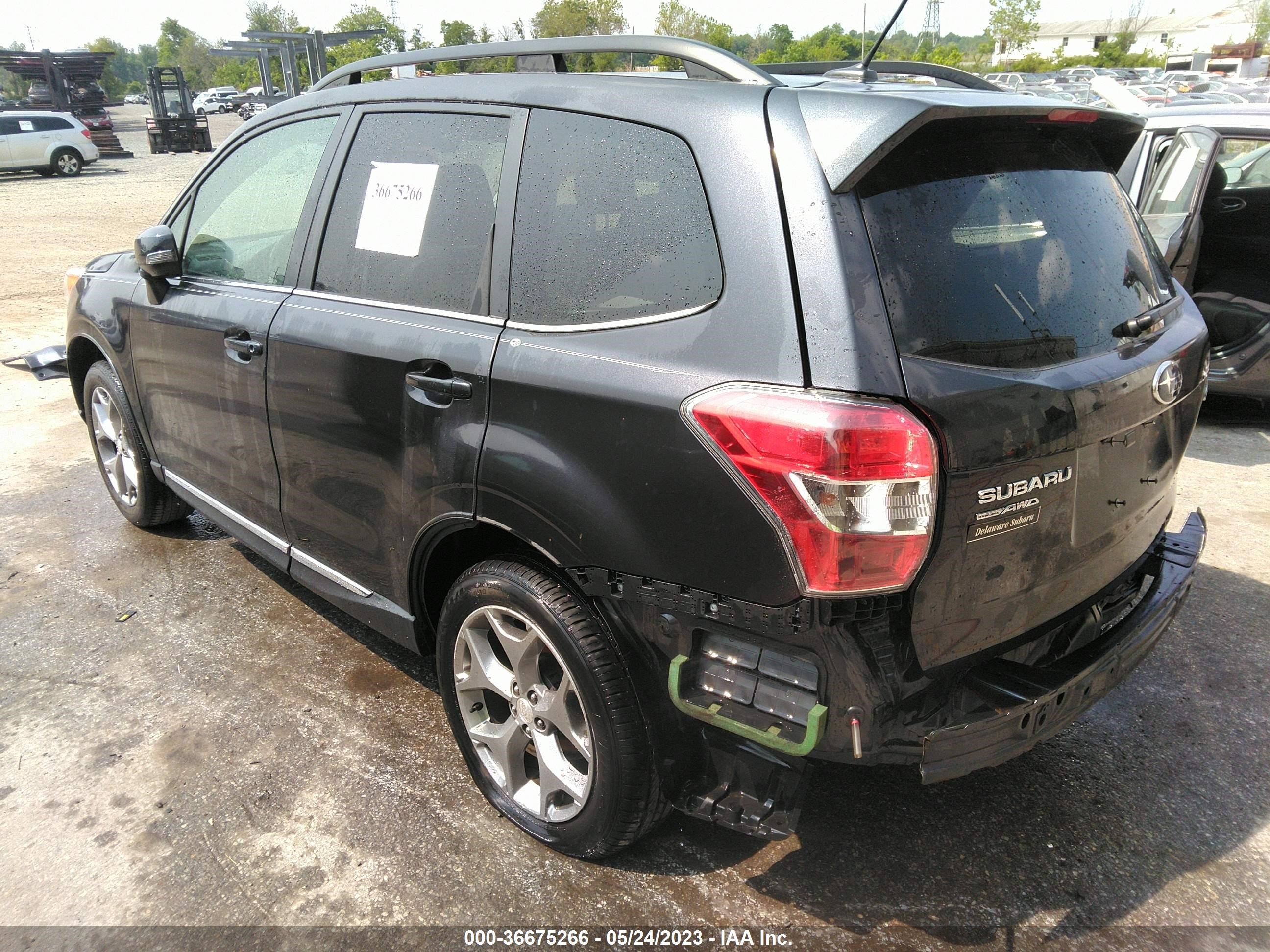 Photo 2 VIN: JF2SJAWC3FH463050 - SUBARU FORESTER 