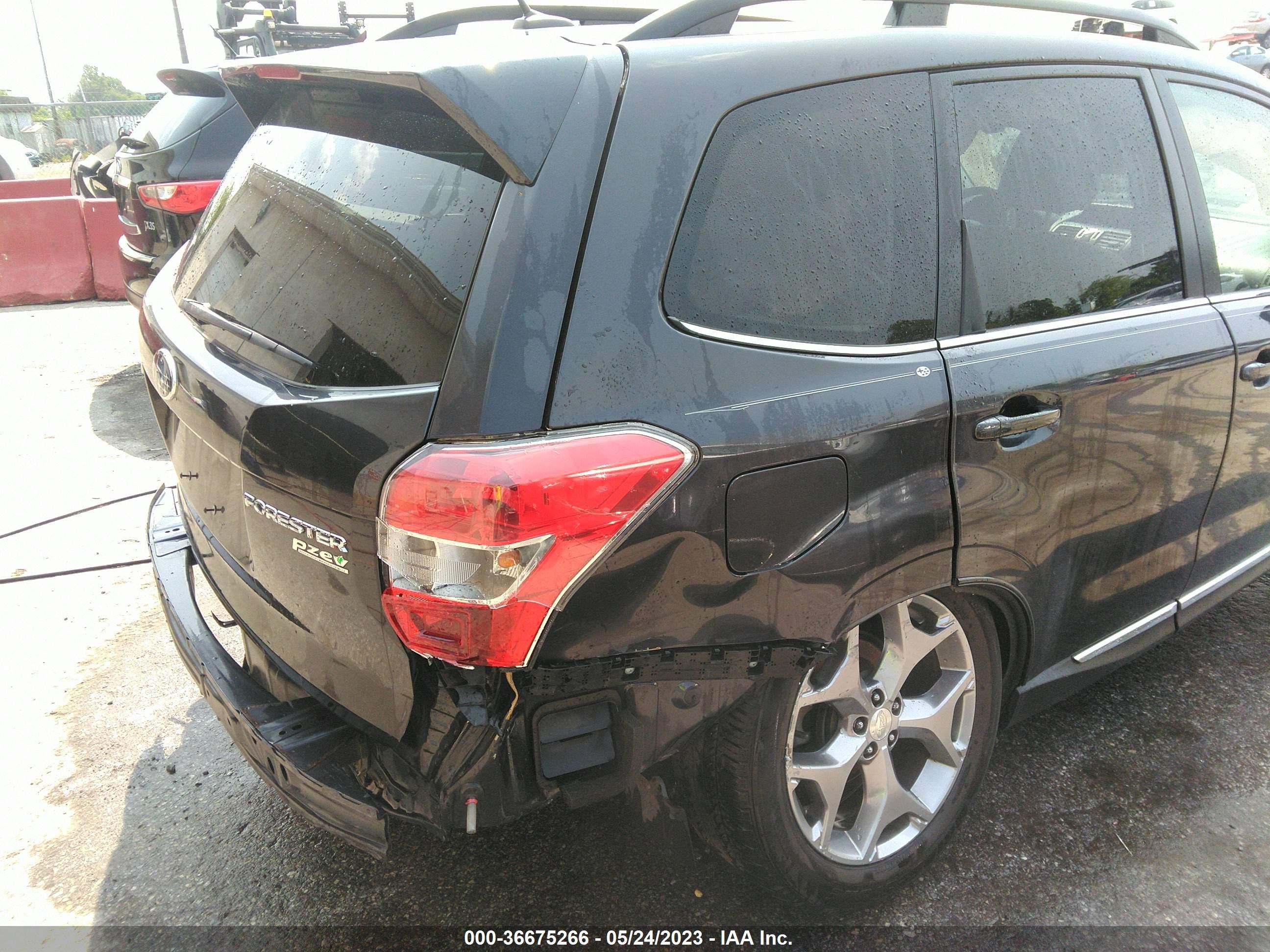 Photo 5 VIN: JF2SJAWC3FH463050 - SUBARU FORESTER 