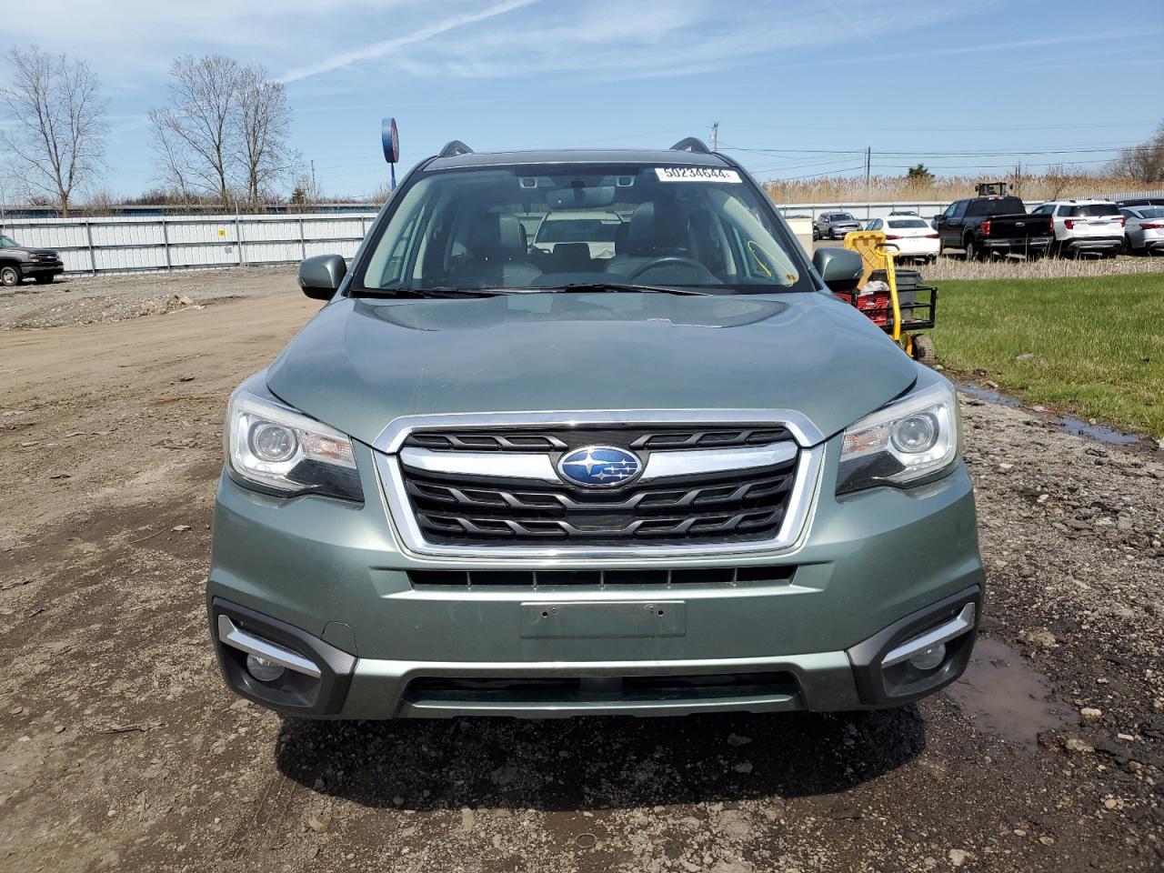 Photo 4 VIN: JF2SJAWC3HH557948 - SUBARU FORESTER 