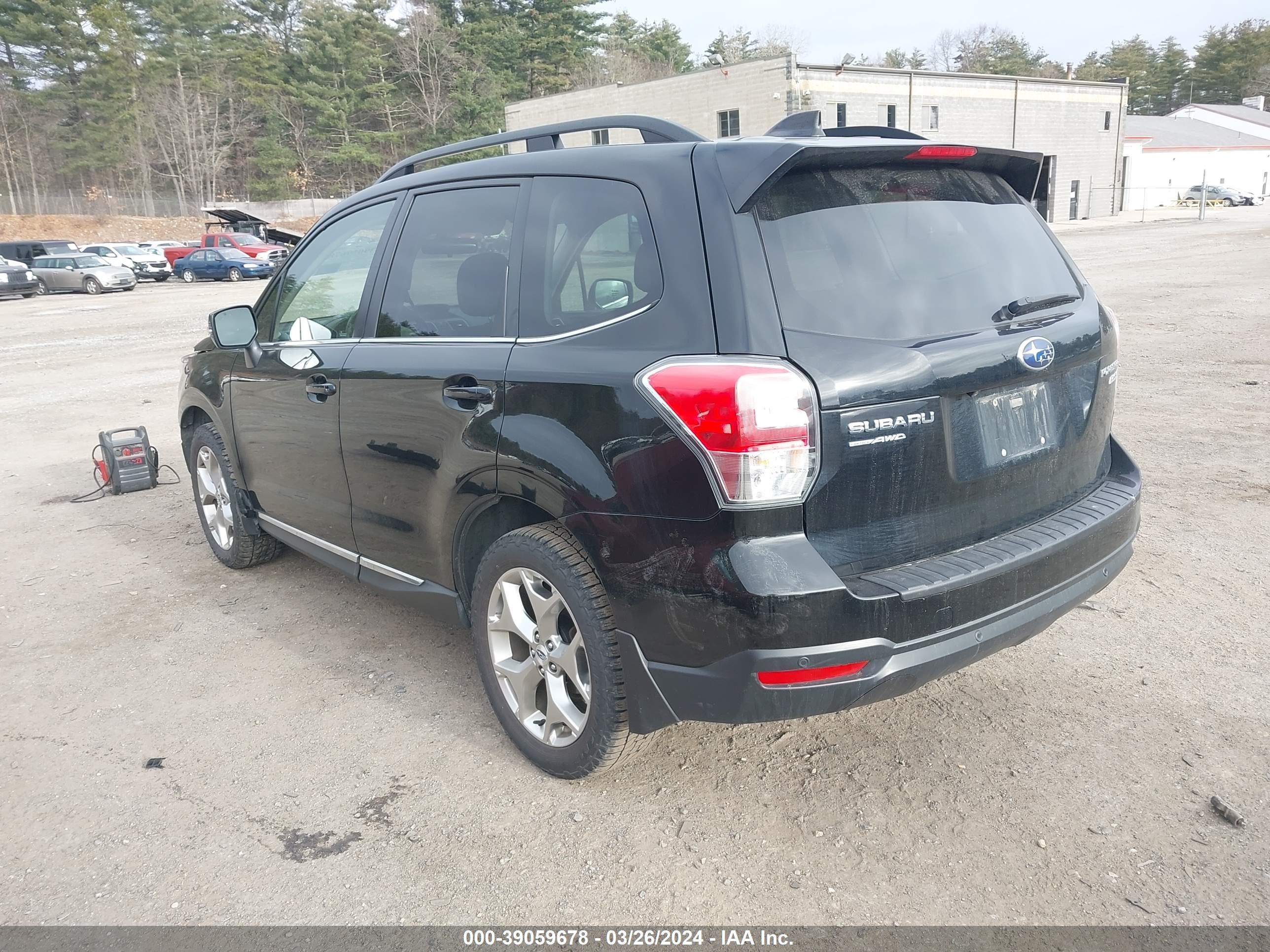 Photo 2 VIN: JF2SJAWC3HH562373 - SUBARU FORESTER 