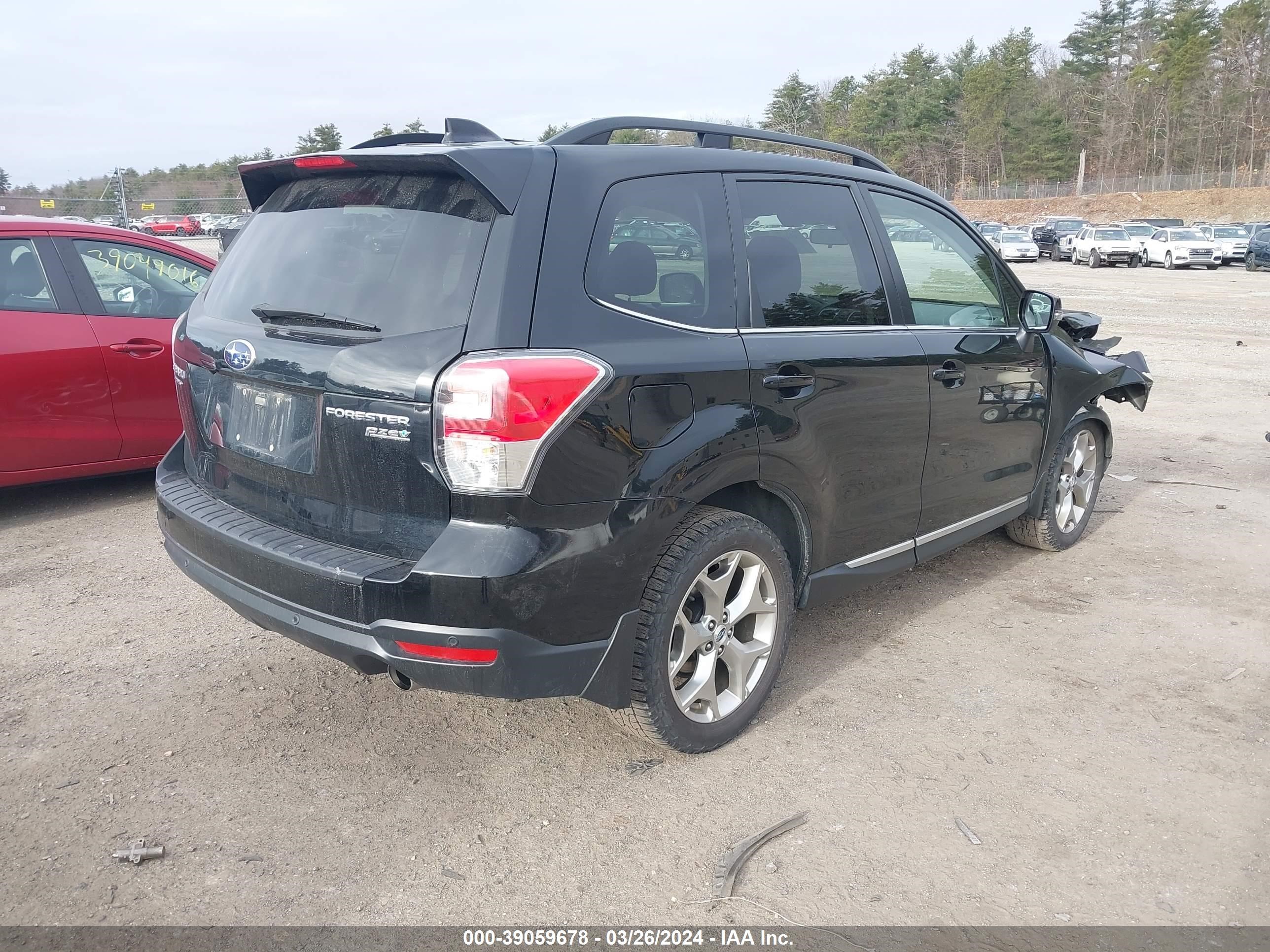 Photo 3 VIN: JF2SJAWC3HH562373 - SUBARU FORESTER 