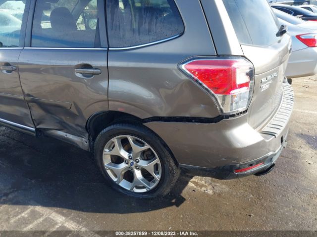 Photo 5 VIN: JF2SJAWC4HH573561 - SUBARU FORESTER 