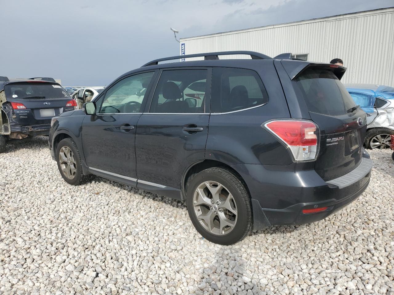 Photo 1 VIN: JF2SJAWC4JH456200 - SUBARU FORESTER 