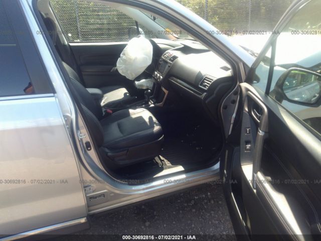 Photo 4 VIN: JF2SJAWC9JH593181 - SUBARU FORESTER 