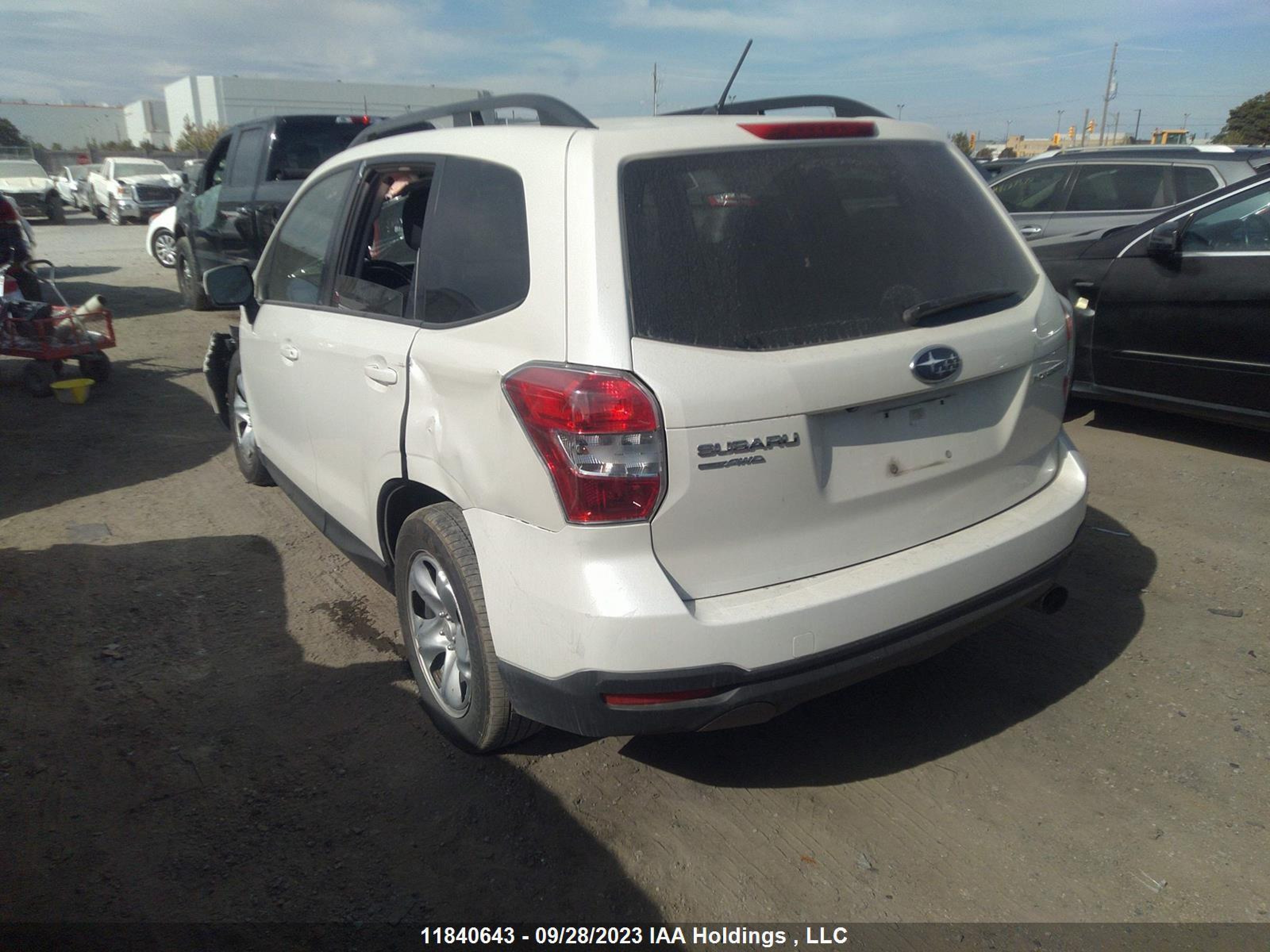 Photo 2 VIN: JF2SJCBCXFG407923 - SUBARU FORESTER 