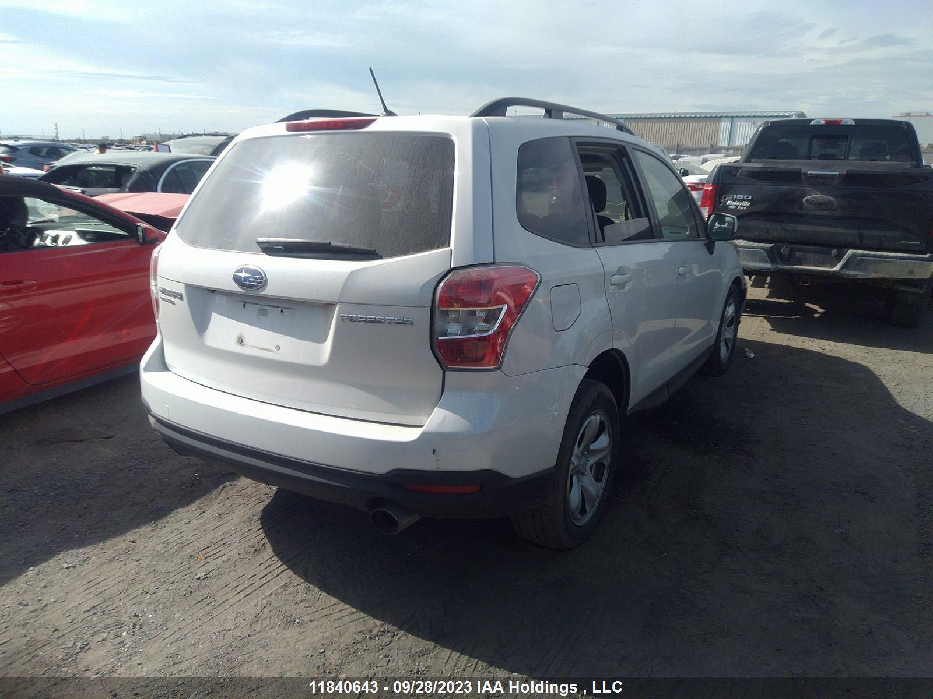 Photo 3 VIN: JF2SJCBCXFG407923 - SUBARU FORESTER 