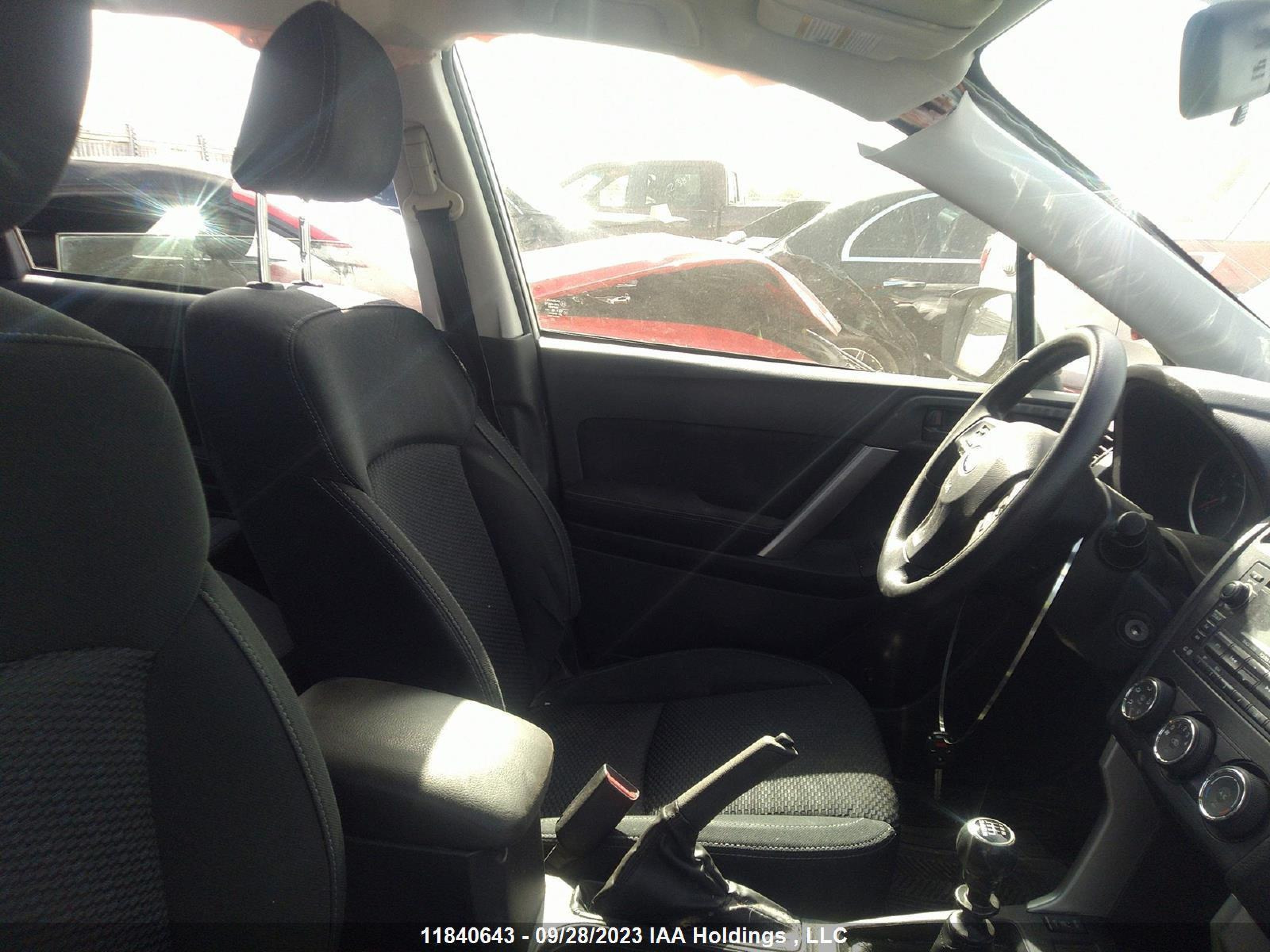 Photo 4 VIN: JF2SJCBCXFG407923 - SUBARU FORESTER 