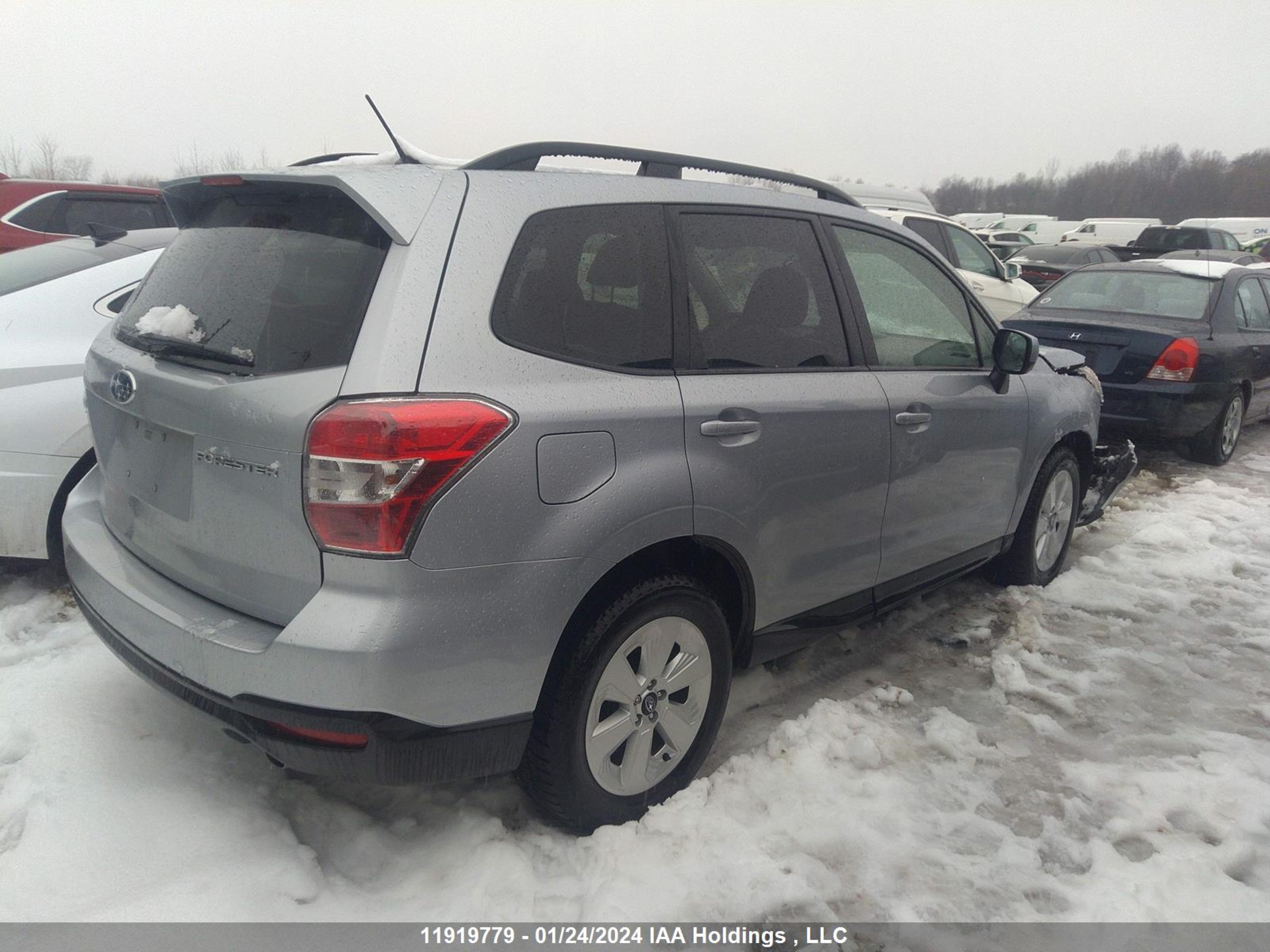 Photo 3 VIN: JF2SJCHC3FH813768 - SUBARU FORESTER 