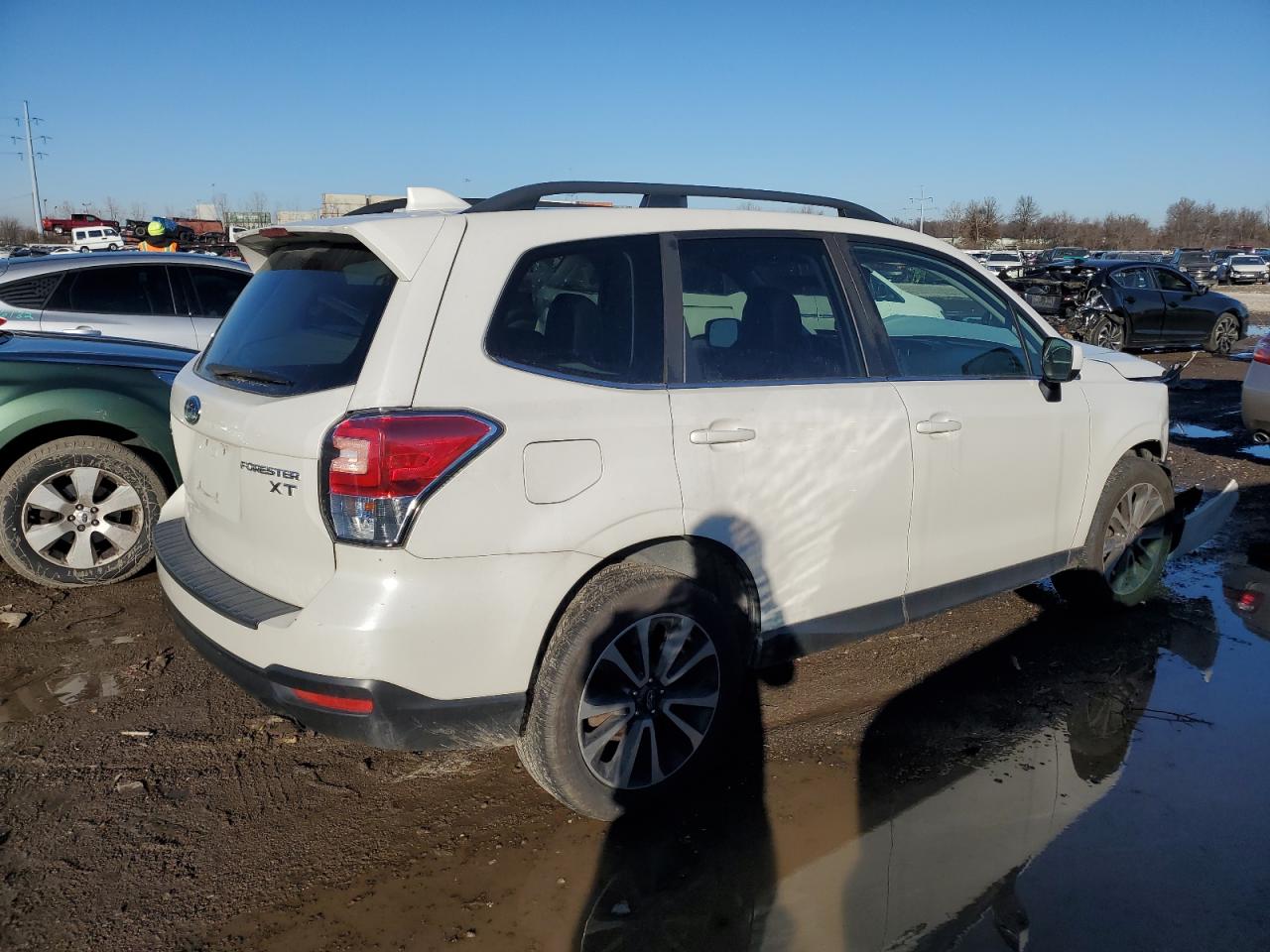 Photo 2 VIN: JF2SJGEC3JH574873 - SUBARU FORESTER 