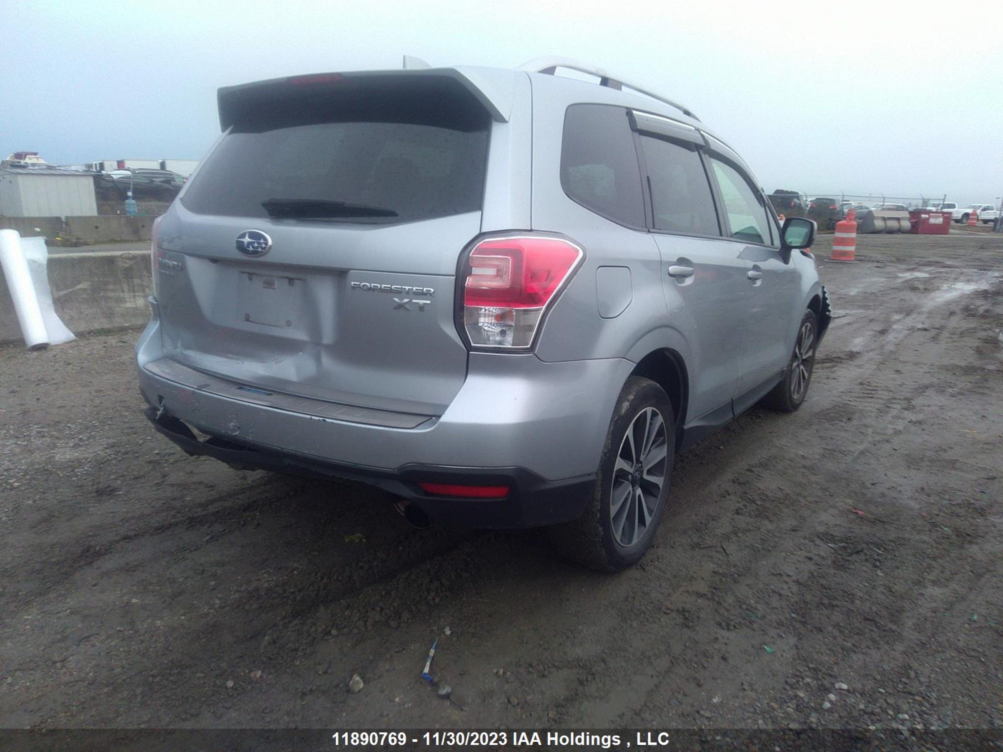 Photo 3 VIN: JF2SJHDC5HH558451 - SUBARU FORESTER 