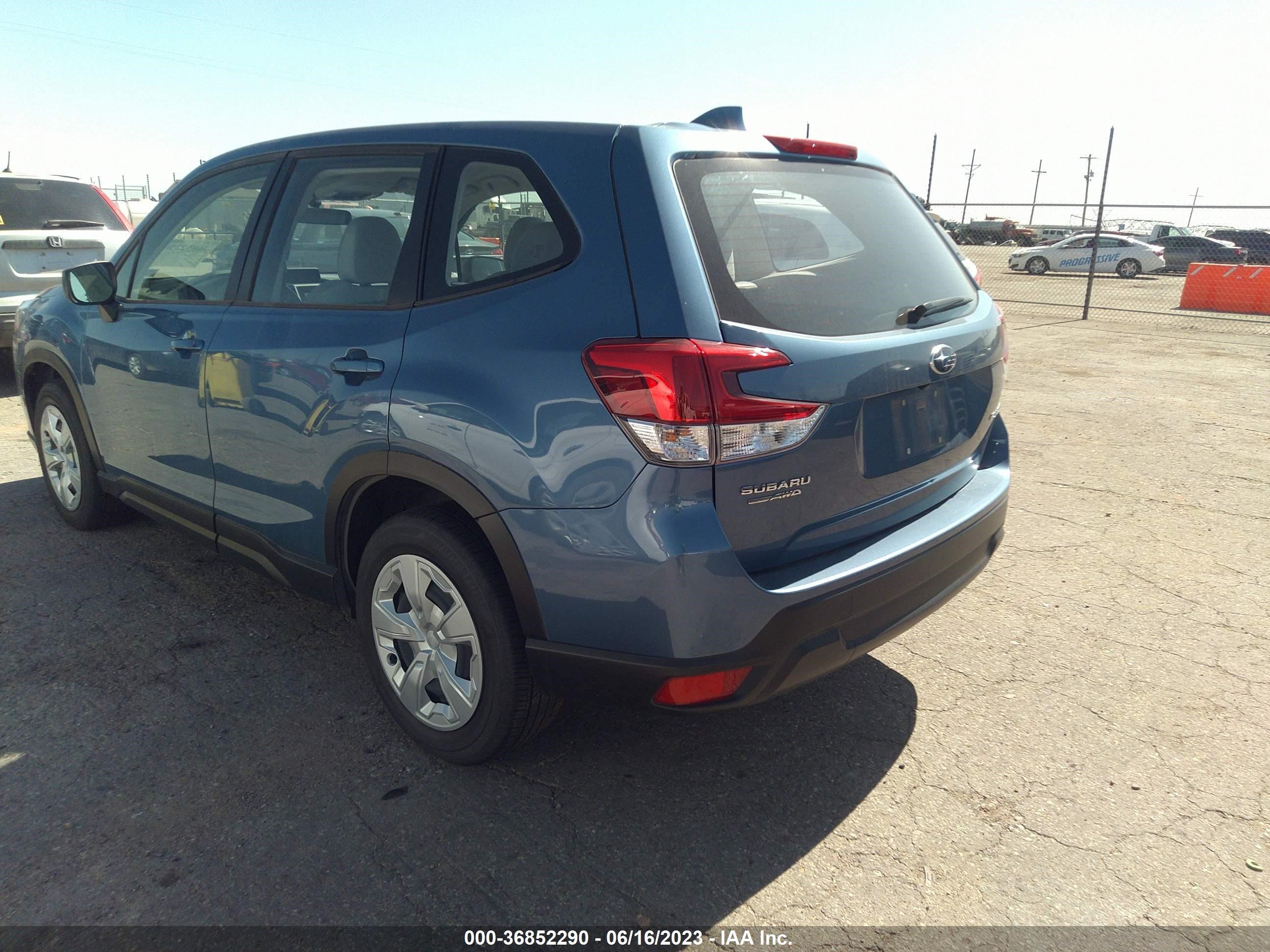 Photo 2 VIN: JF2SKAAC5NH463201 - SUBARU FORESTER 