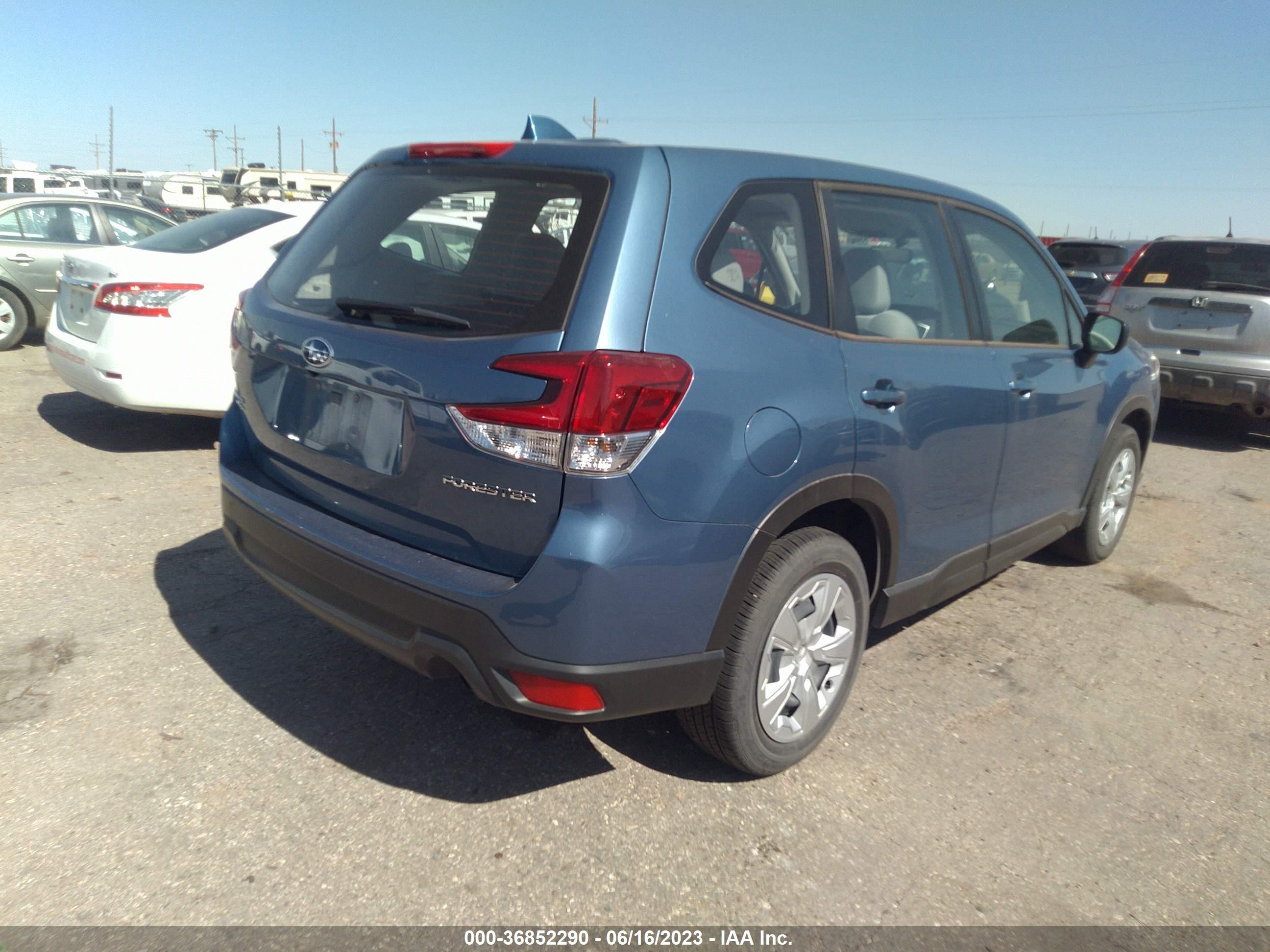 Photo 3 VIN: JF2SKAAC5NH463201 - SUBARU FORESTER 