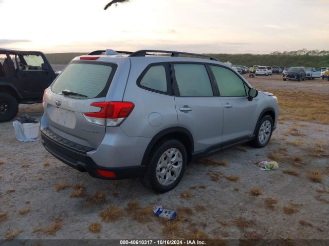 Photo 3 VIN: JF2SKACC4KH491421 - SUBARU FORESTER 