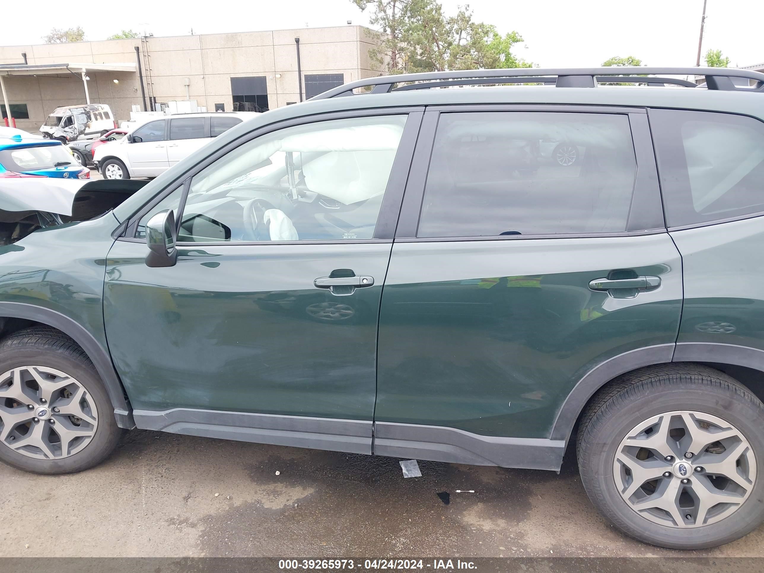 Photo 14 VIN: JF2SKADC1RH422548 - SUBARU FORESTER 