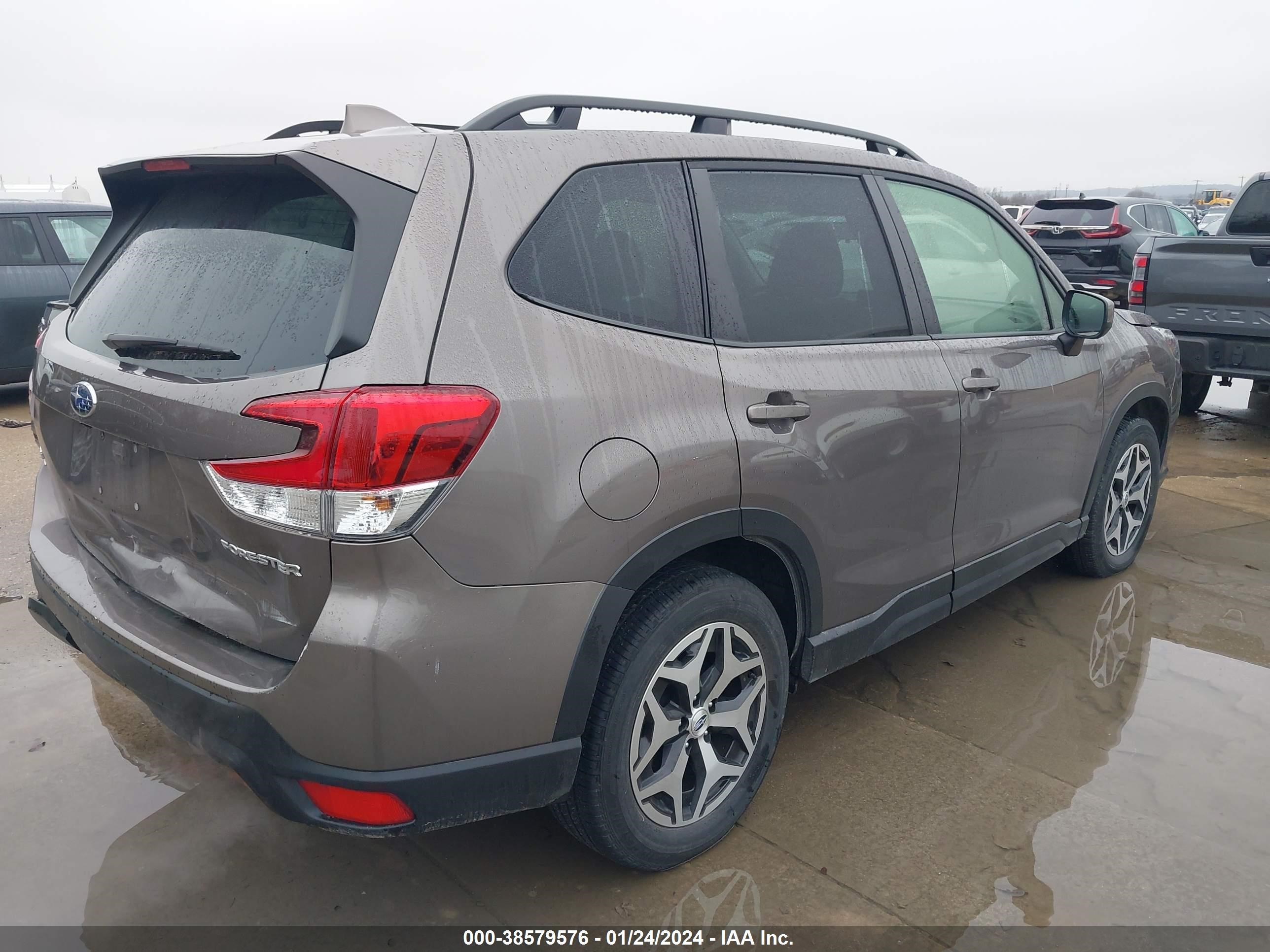 Photo 3 VIN: JF2SKAEC3NH457388 - SUBARU FORESTER 