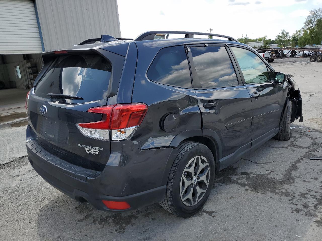 Photo 2 VIN: JF2SKAEC4KH553638 - SUBARU FORESTER 