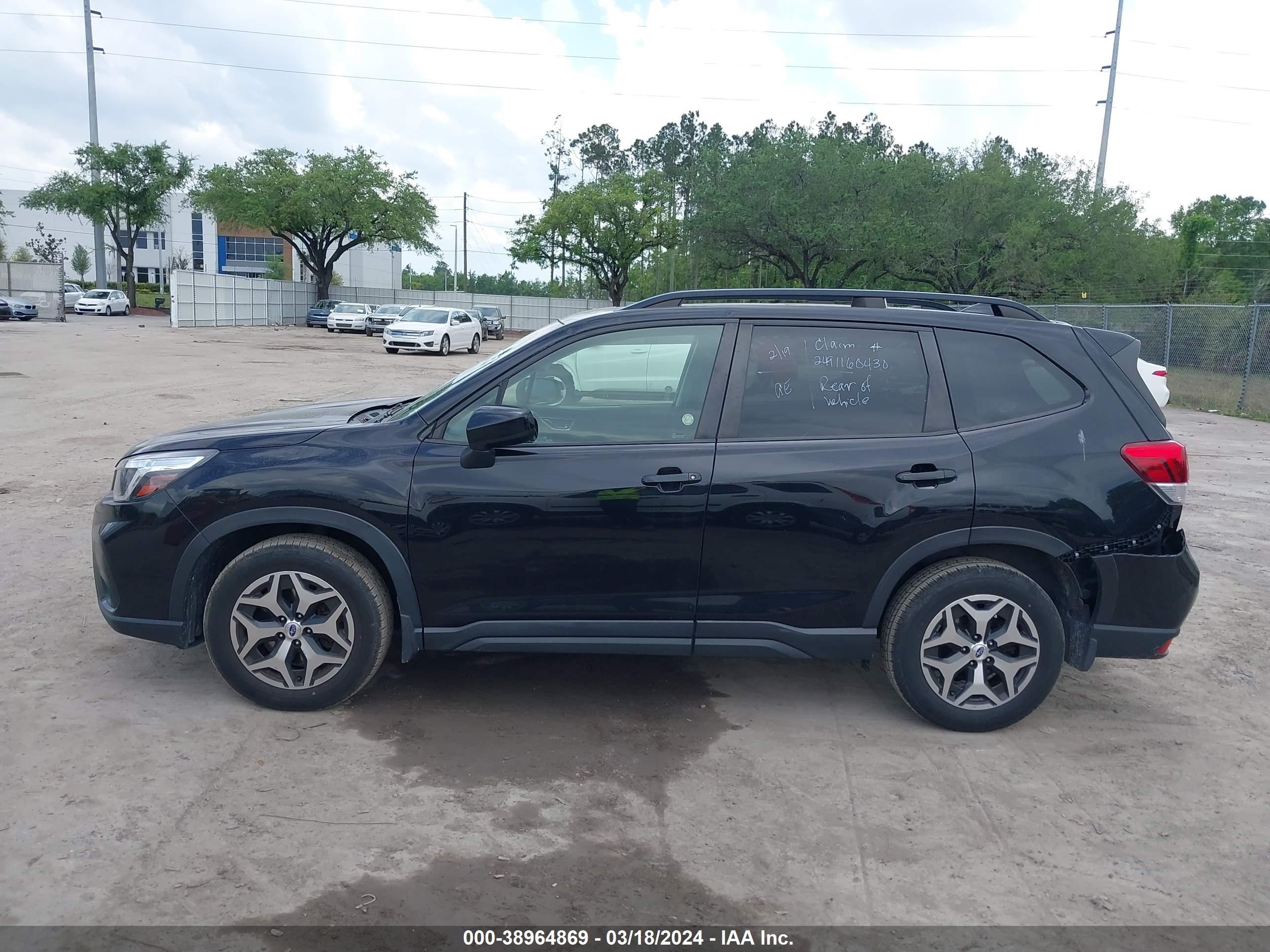 Photo 13 VIN: JF2SKAEC5KH443472 - SUBARU FORESTER 