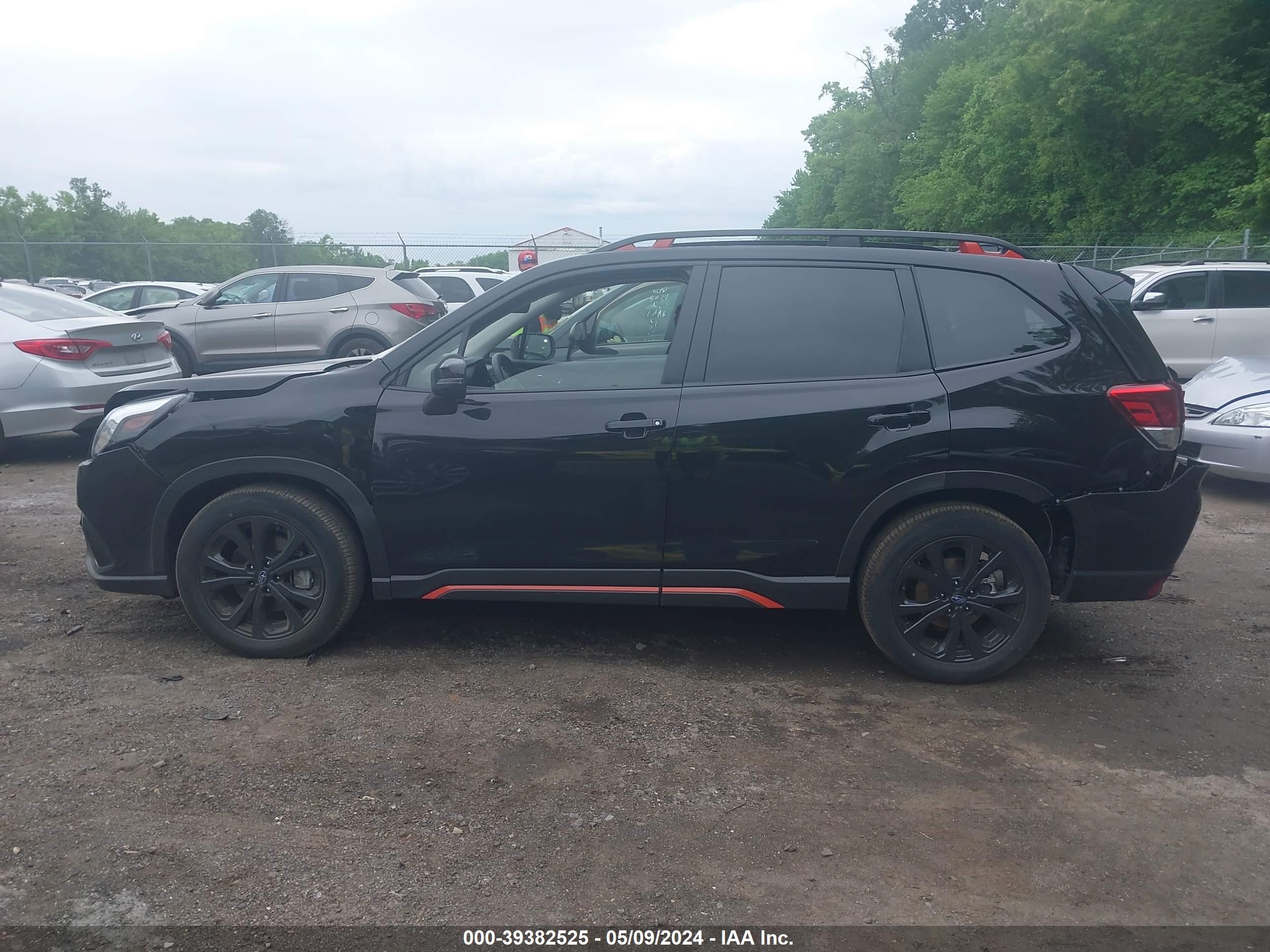 Photo 14 VIN: JF2SKAEC9RH442402 - SUBARU FORESTER 