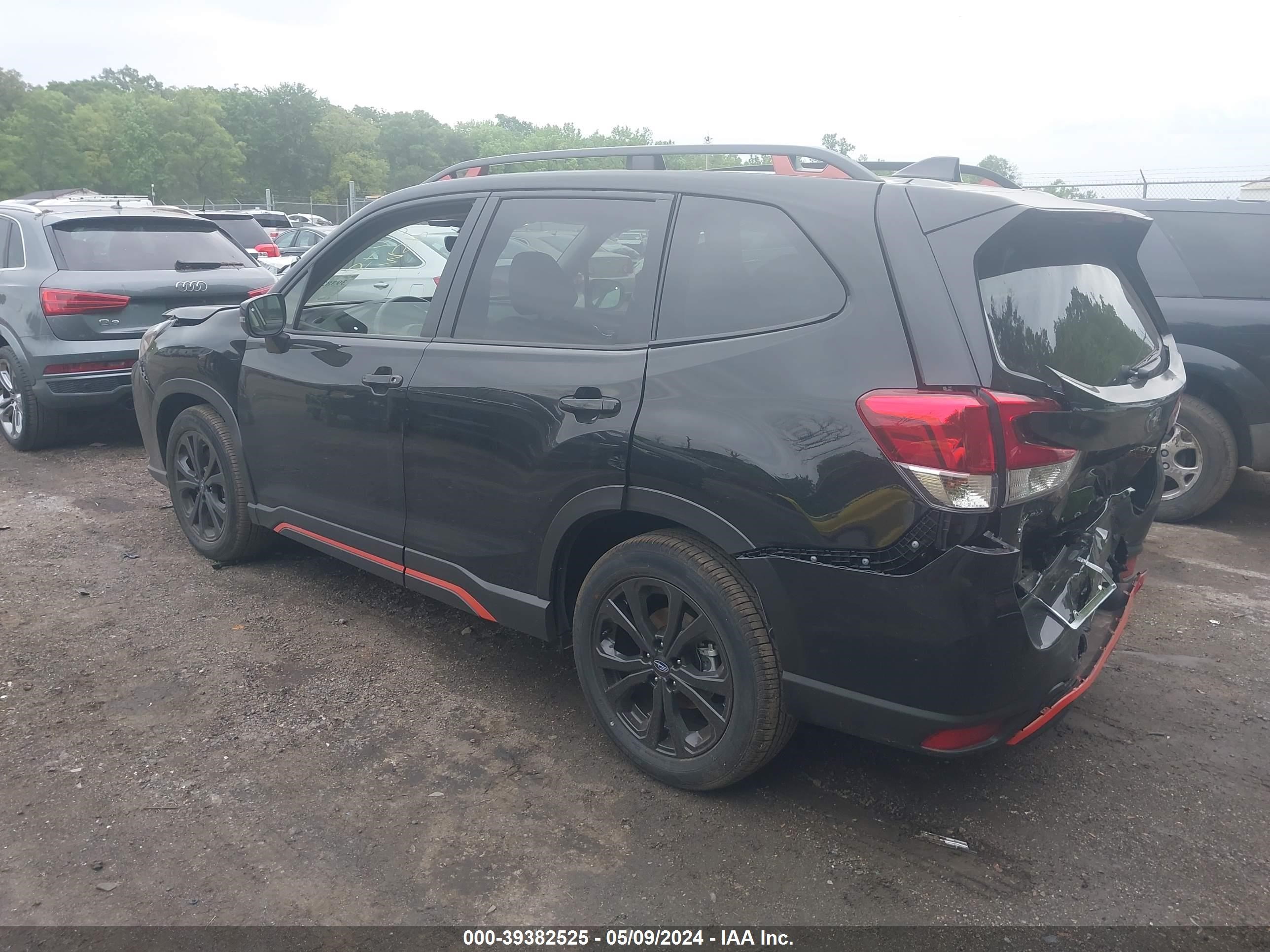 Photo 2 VIN: JF2SKAEC9RH442402 - SUBARU FORESTER 