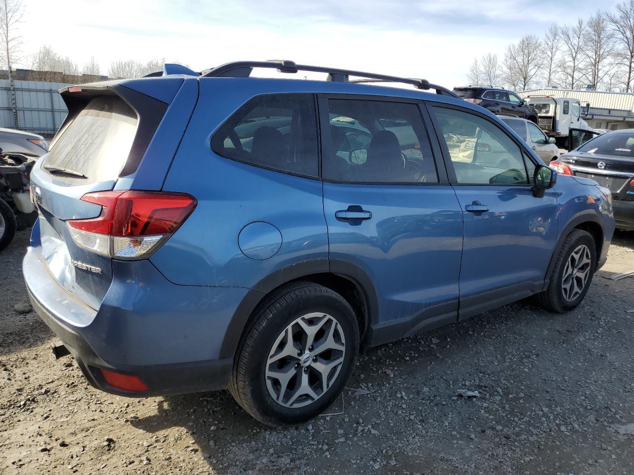 Photo 2 VIN: JF2SKAECXKH433391 - SUBARU FORESTER 