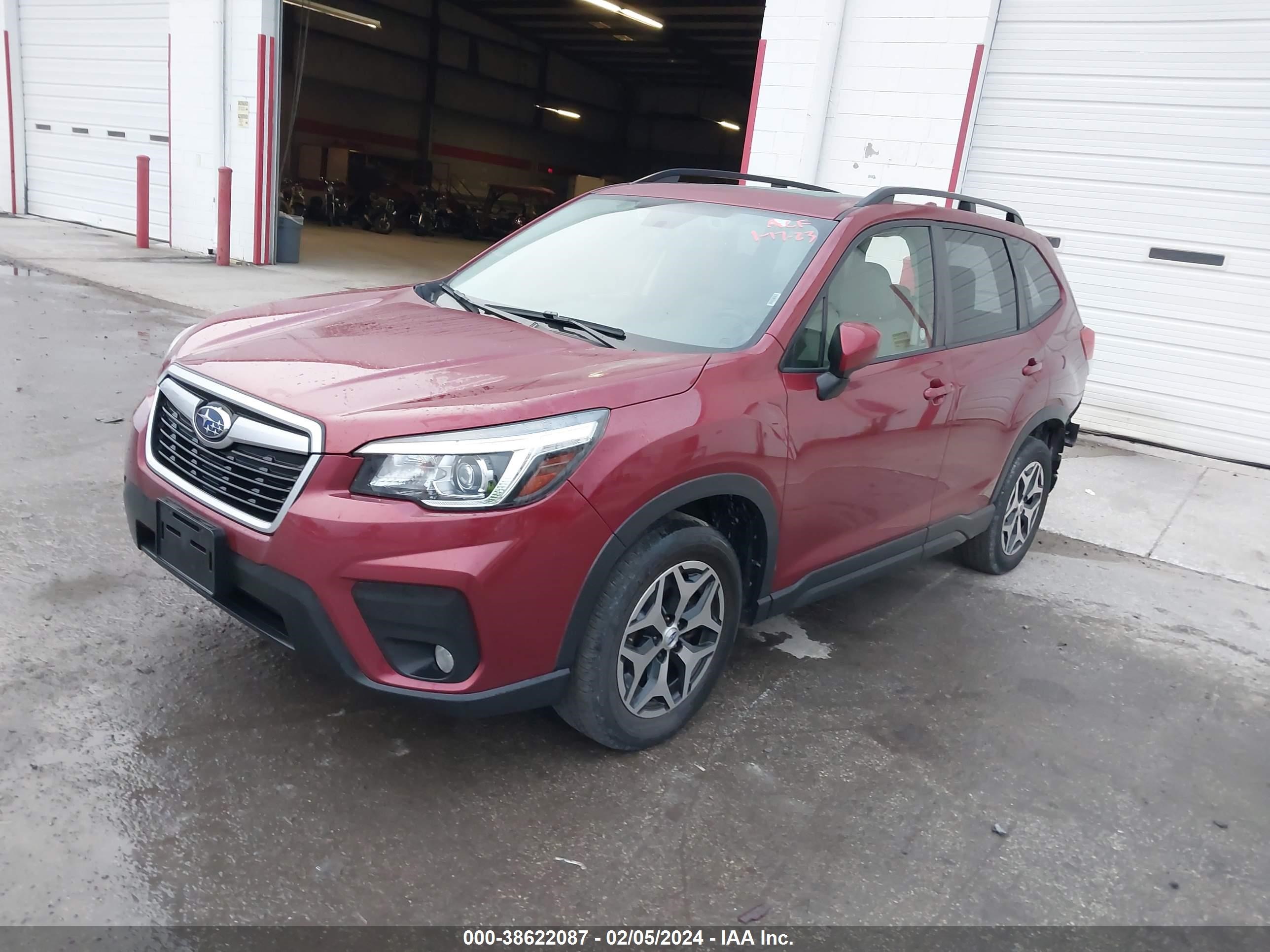 Photo 1 VIN: JF2SKAECXKH496216 - SUBARU FORESTER 