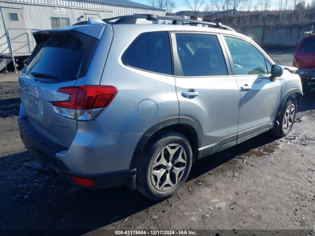 Photo 3 VIN: JF2SKAGC2KH452823 - SUBARU FORESTER 