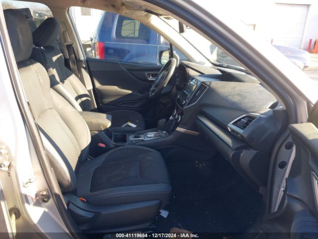 Photo 4 VIN: JF2SKAGC2KH452823 - SUBARU FORESTER 