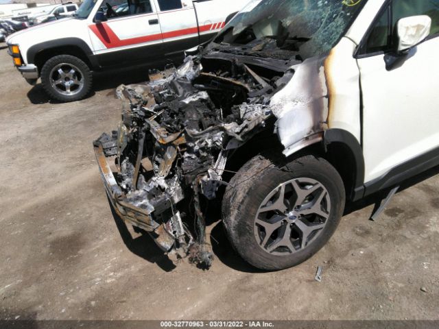 Photo 5 VIN: JF2SKAGC2KH554106 - SUBARU FORESTER 