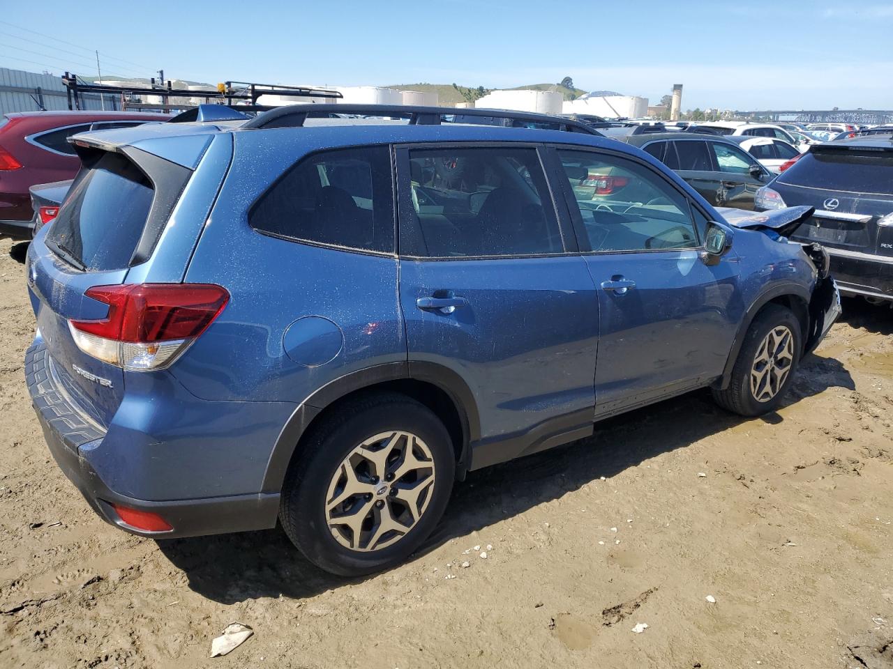 Photo 2 VIN: JF2SKAGCXKH476044 - SUBARU FORESTER 