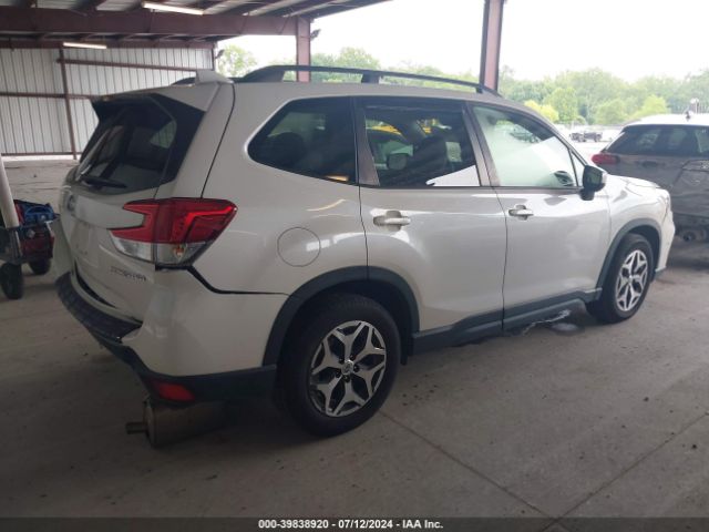 Photo 3 VIN: JF2SKAGCXKH564317 - SUBARU FORESTER 