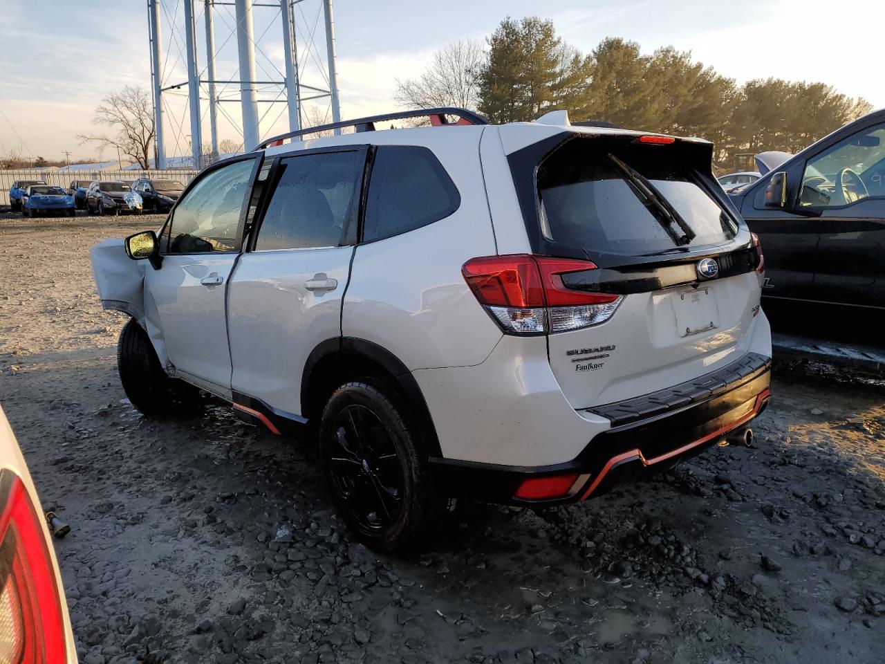 Photo 1 VIN: JF2SKAJC2KH469310 - SUBARU FORESTER 