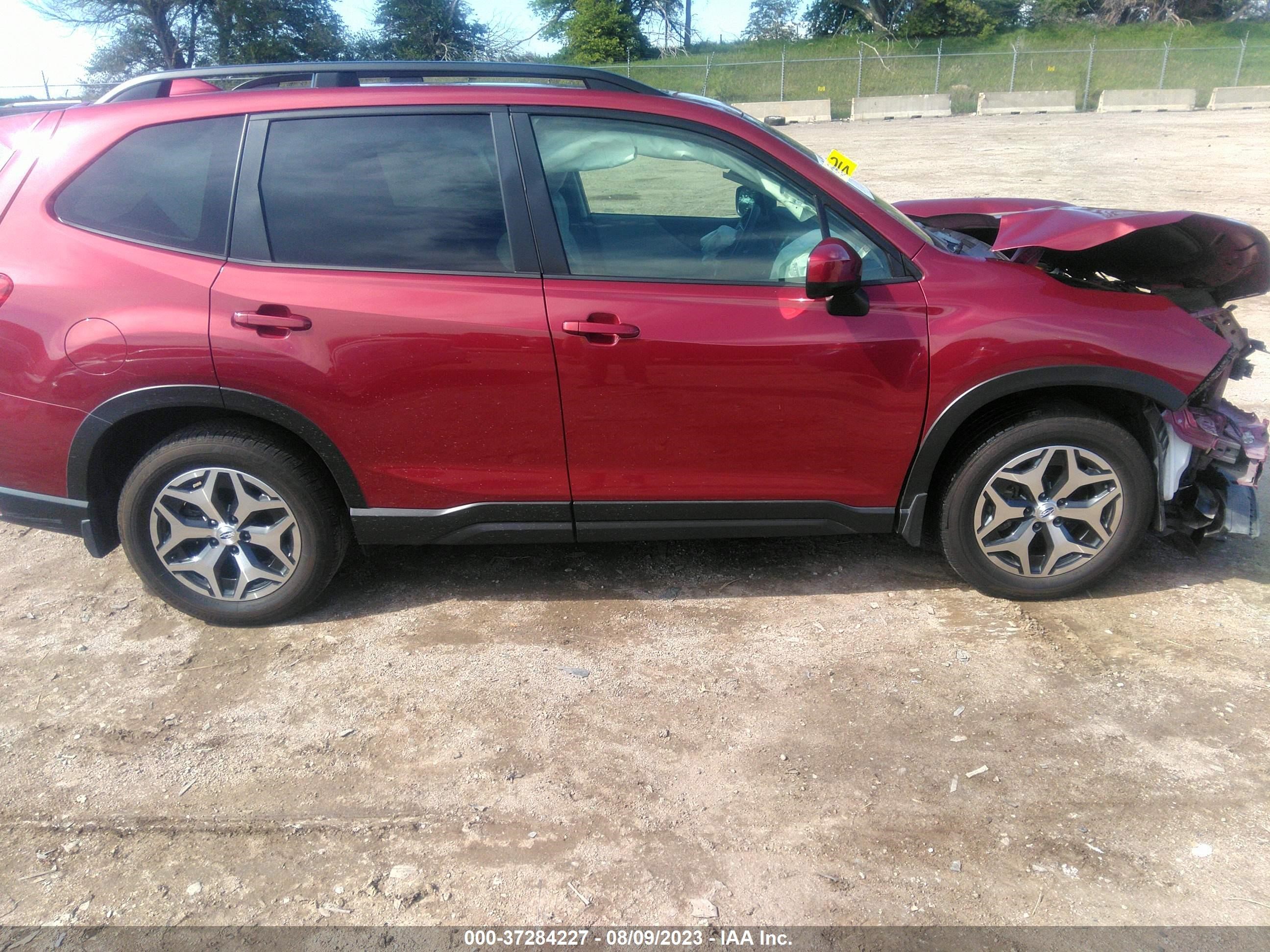 Photo 12 VIN: JF2SKAJCXLH558575 - SUBARU FORESTER 