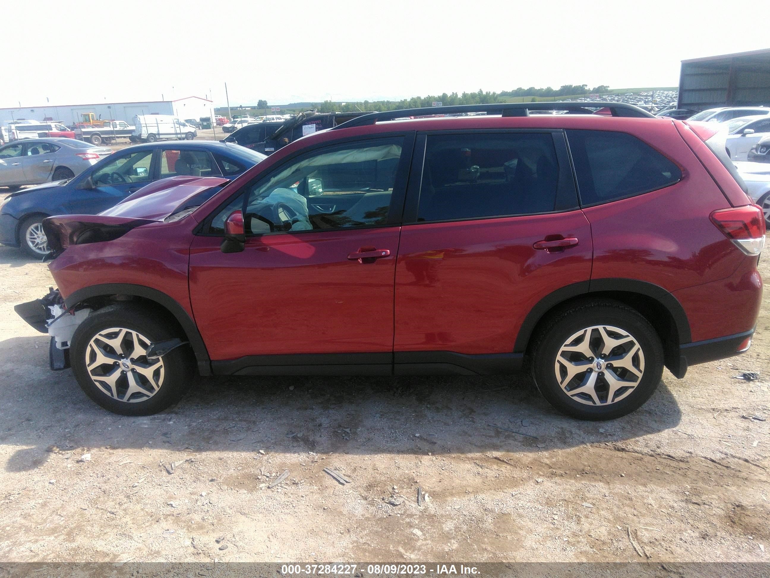 Photo 13 VIN: JF2SKAJCXLH558575 - SUBARU FORESTER 