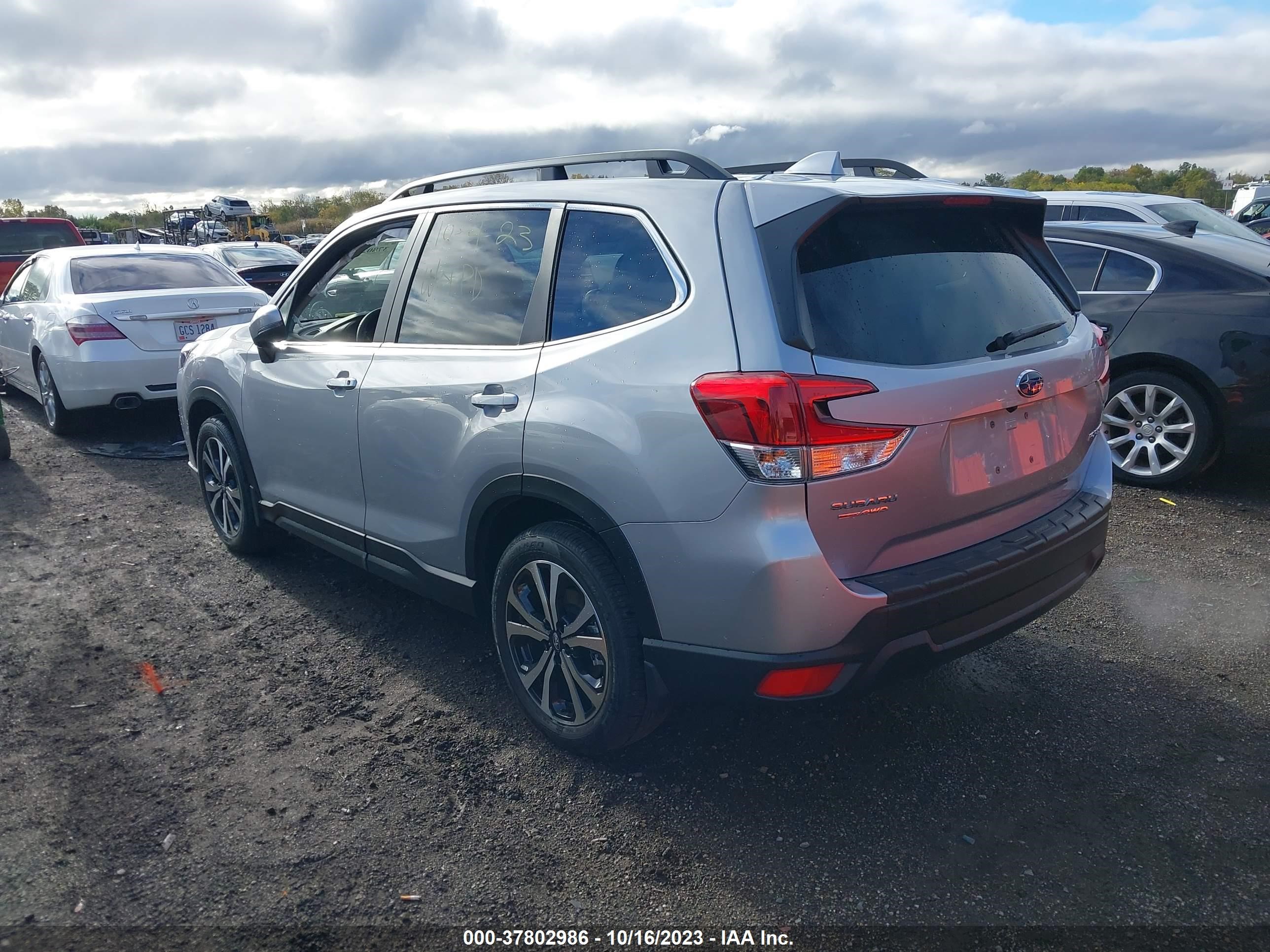 Photo 2 VIN: JF2SKANC4PH476969 - SUBARU FORESTER 