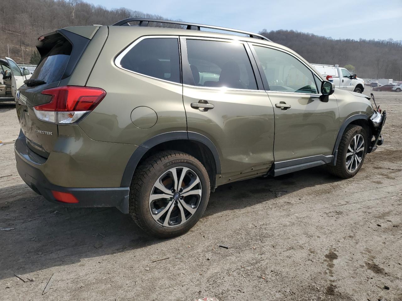 Photo 2 VIN: JF2SKAPC6NH524868 - SUBARU FORESTER 