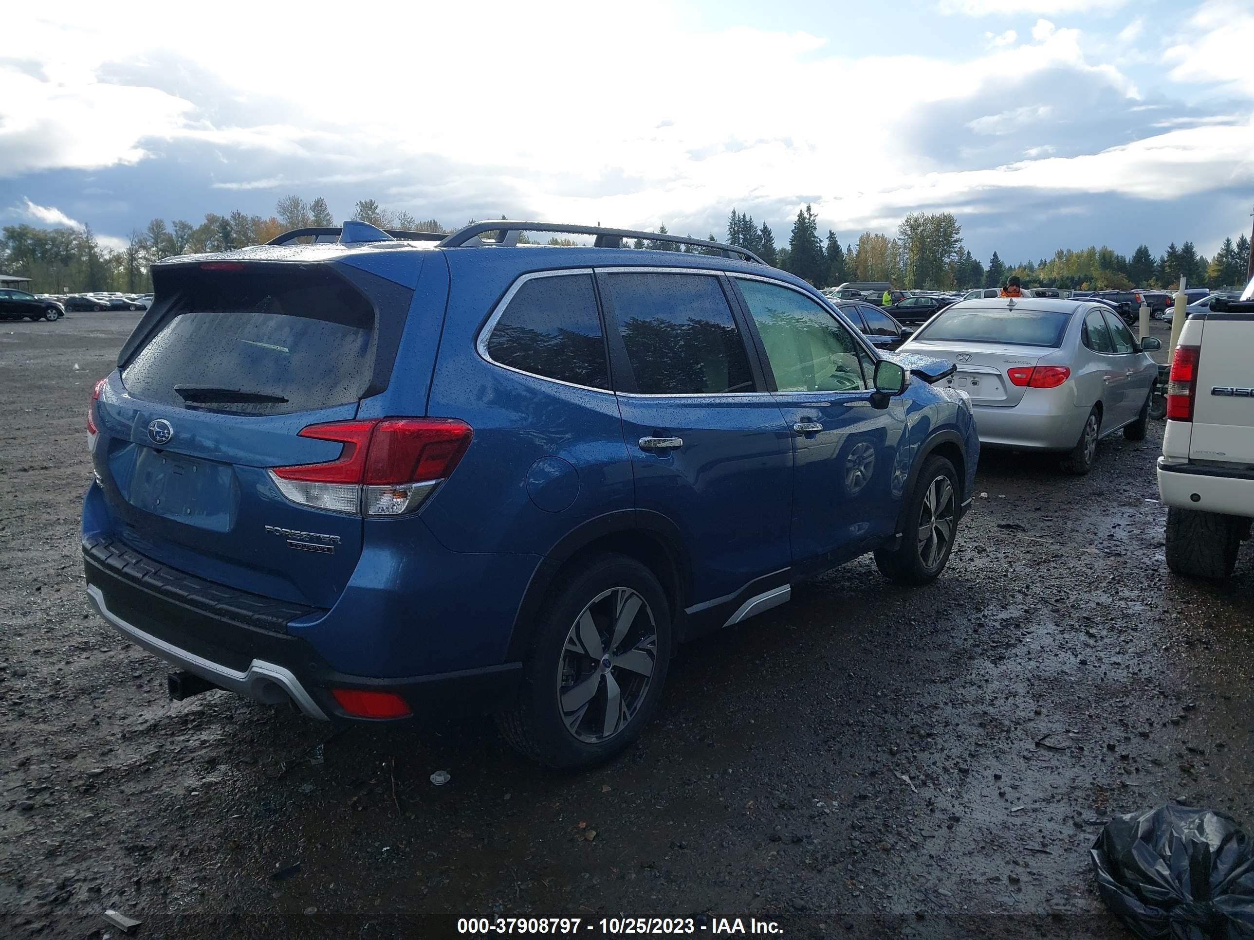 Photo 3 VIN: JF2SKAWC5KH545191 - SUBARU FORESTER 