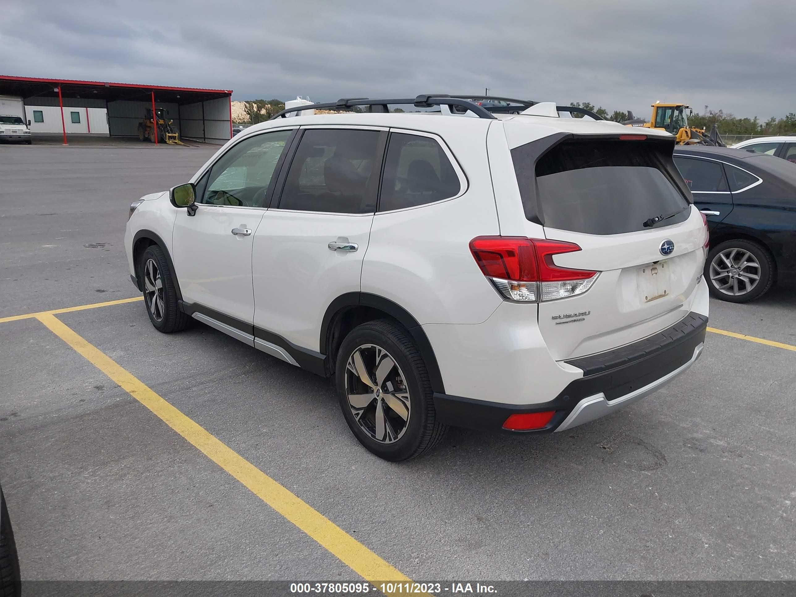 Photo 2 VIN: JF2SKAWCXKH584309 - SUBARU FORESTER 