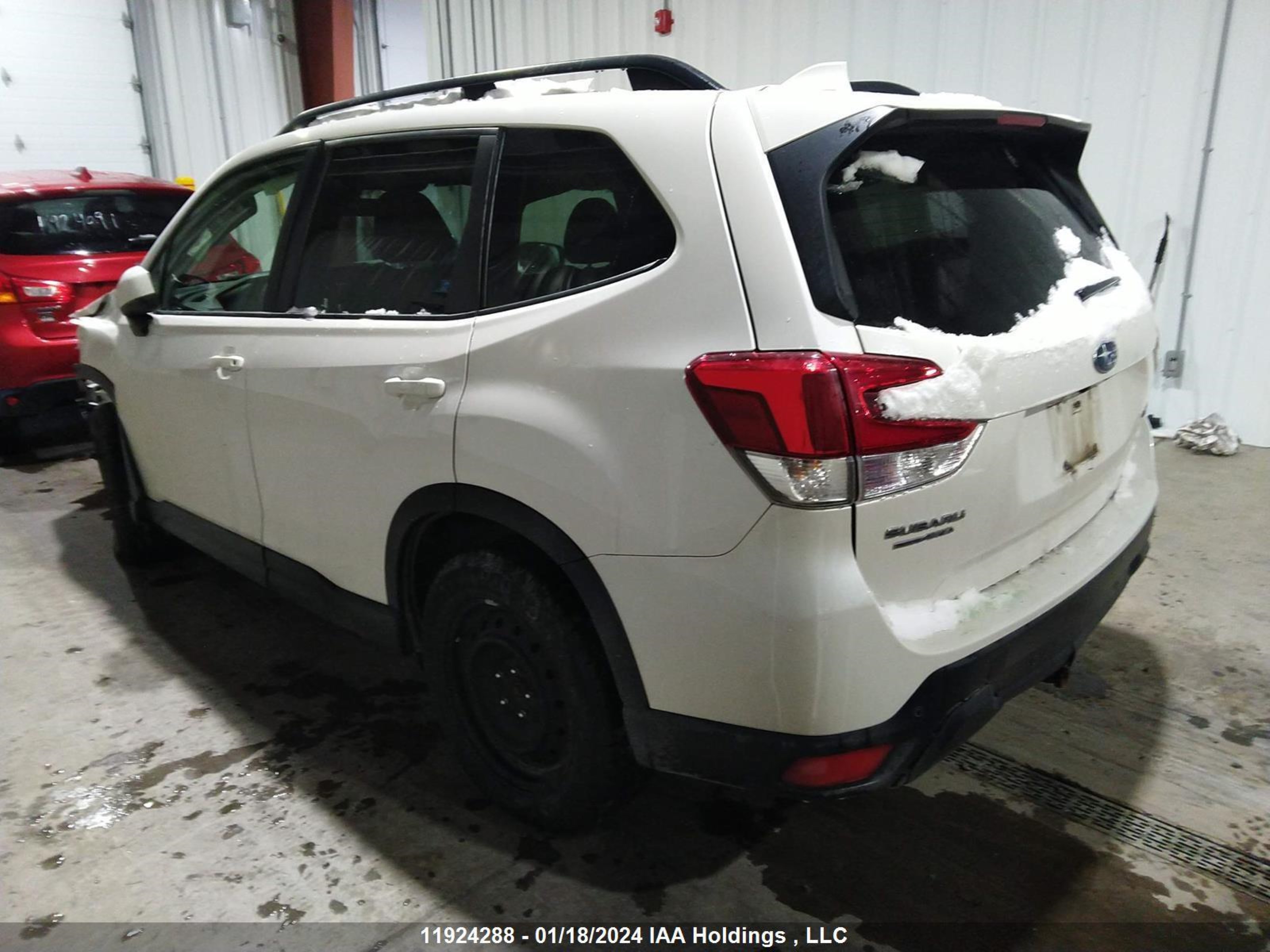 Photo 2 VIN: JF2SKEGCXKH509955 - SUBARU FORESTER 