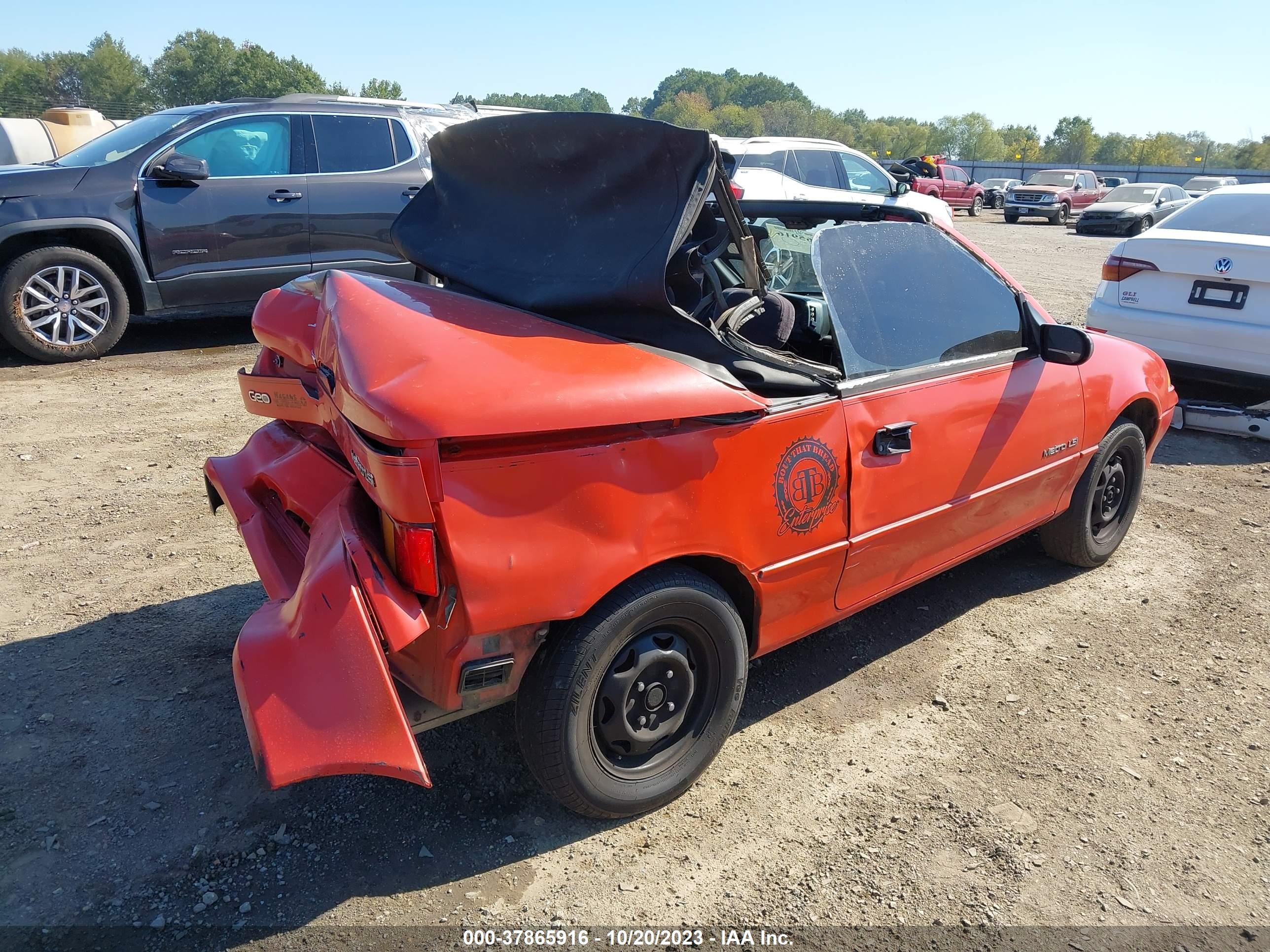 Photo 3 VIN: JG1MR3361MK609917 - GEO METRO 