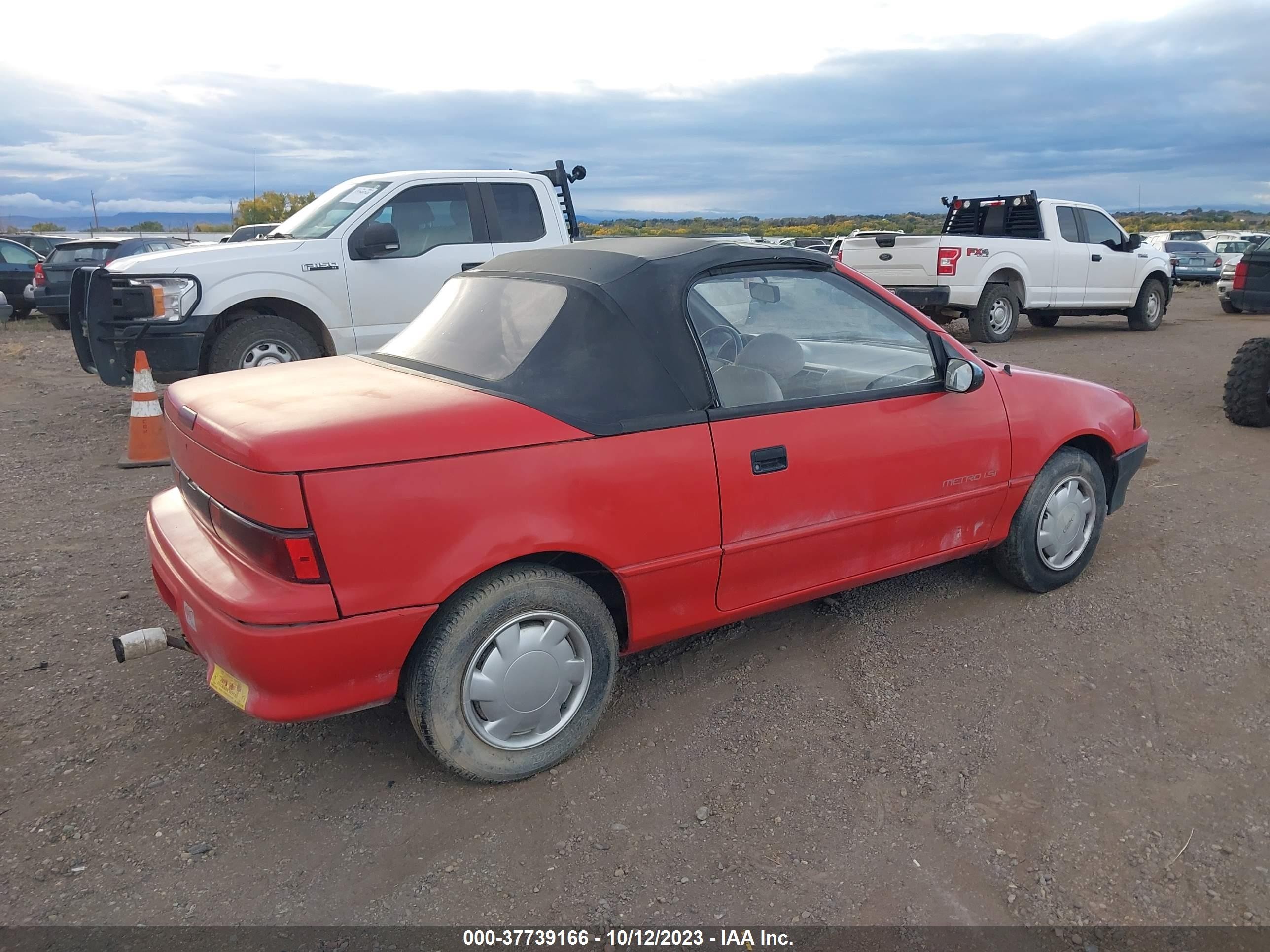 Photo 3 VIN: JG1MR3368NK212965 - GEO METRO 