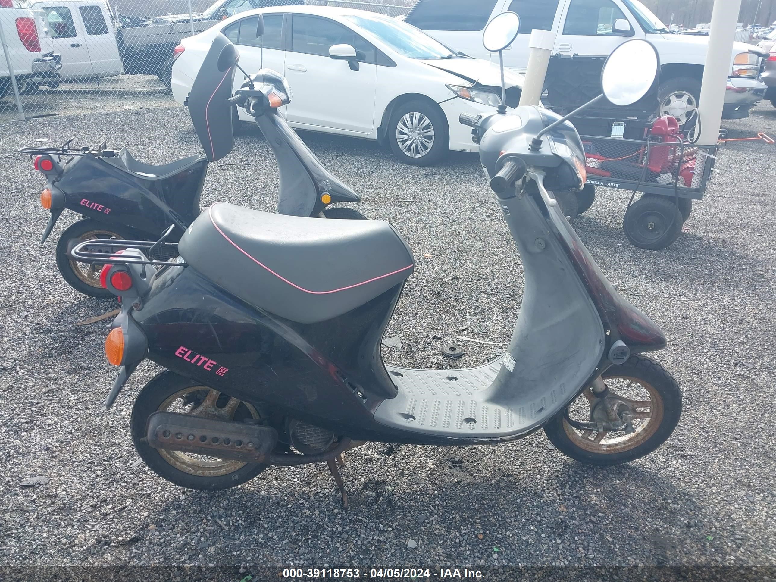 Photo 11 VIN: JH2AF1706KK113240 - HONDA NULL 