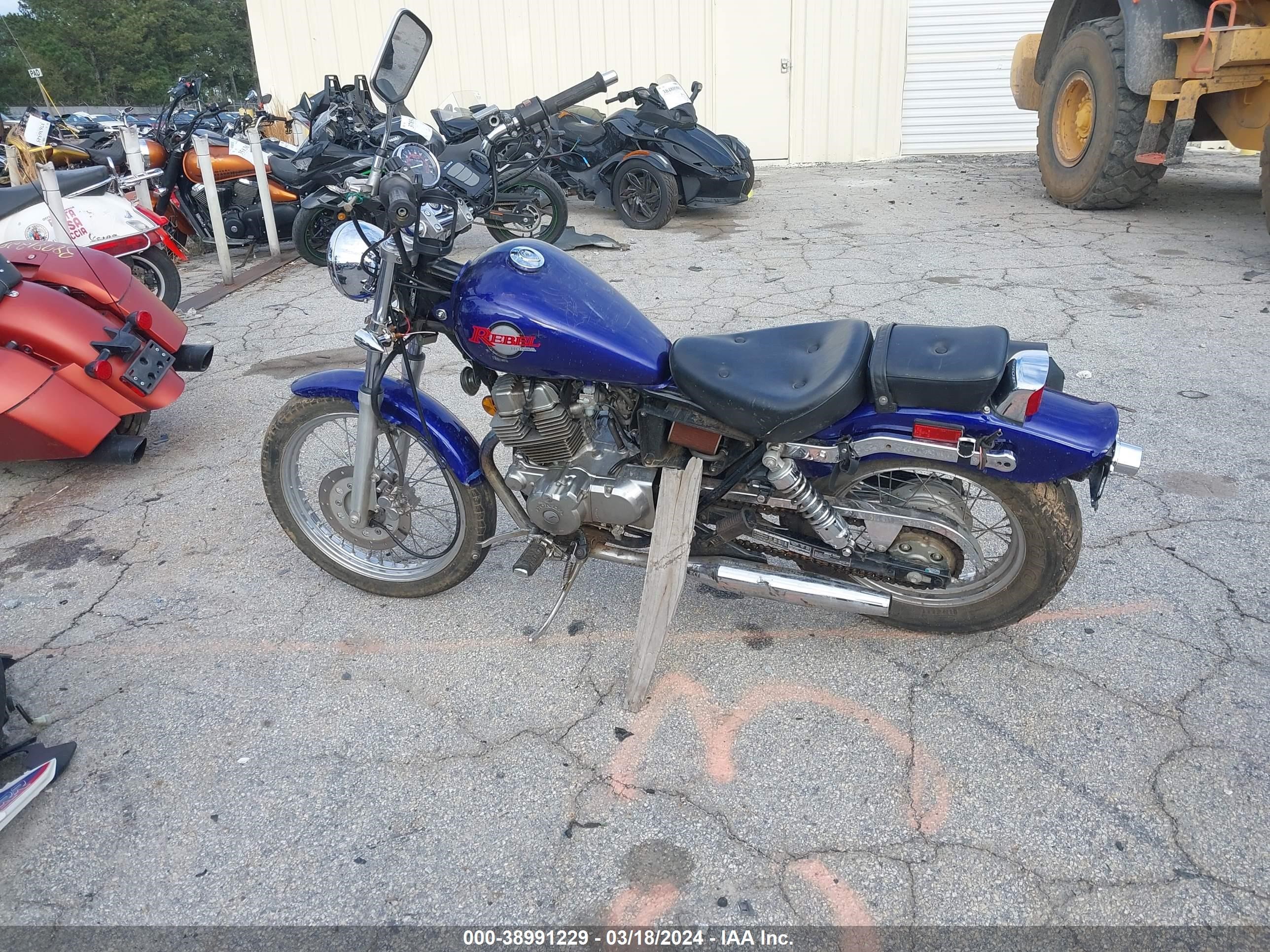 Photo 11 VIN: JH2MC13033K903110 - HONDA NULL 