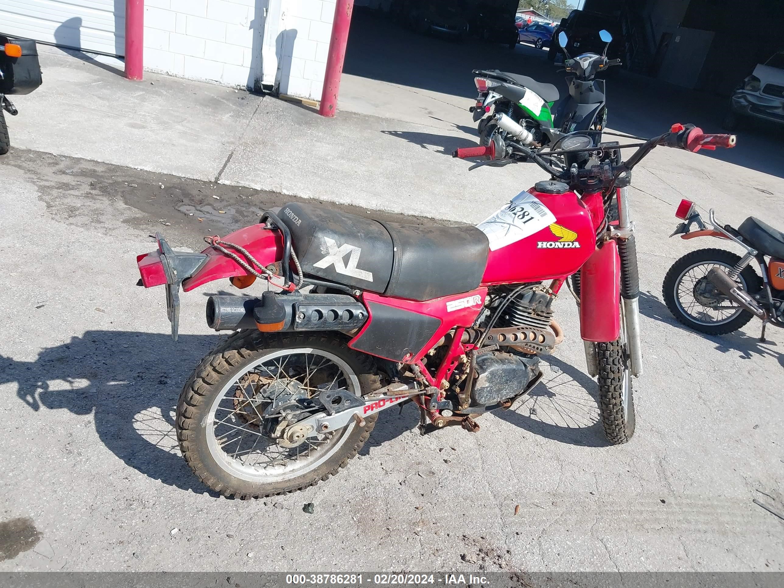 Photo 3 VIN: JH2MD0304DM101081 - HONDA ALL 