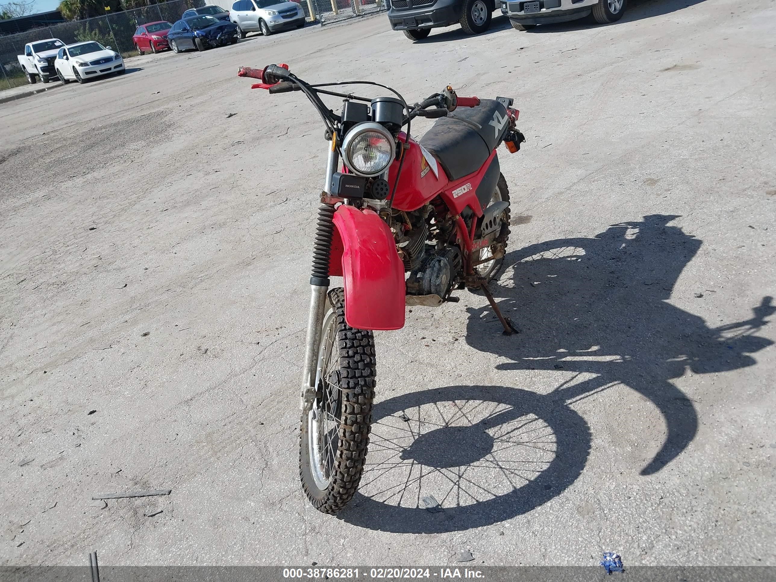 Photo 4 VIN: JH2MD0304DM101081 - HONDA ALL 