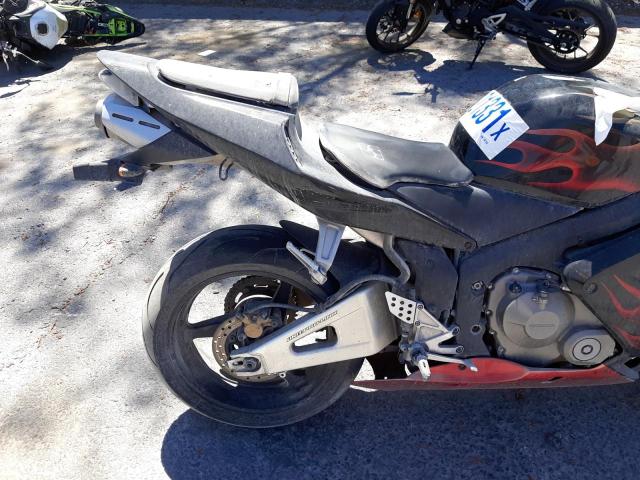 Photo 5 VIN: JH2PC370X3M007636 - HONDA CBR600 RR 