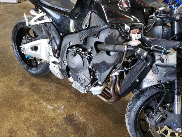 Photo 6 VIN: JH2PC4002EK700182 - HONDA CBR600 RR 