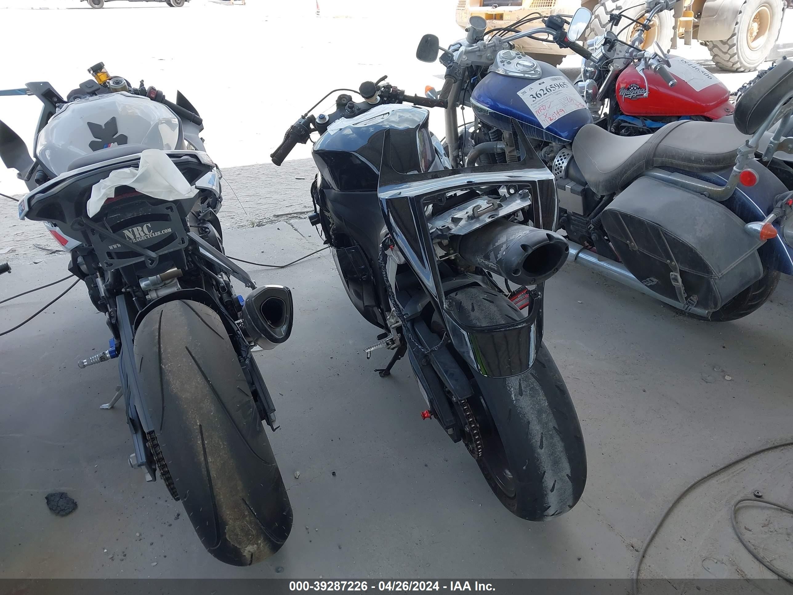 Photo 2 VIN: JH2PC400X9K200292 - HONDA NULL 